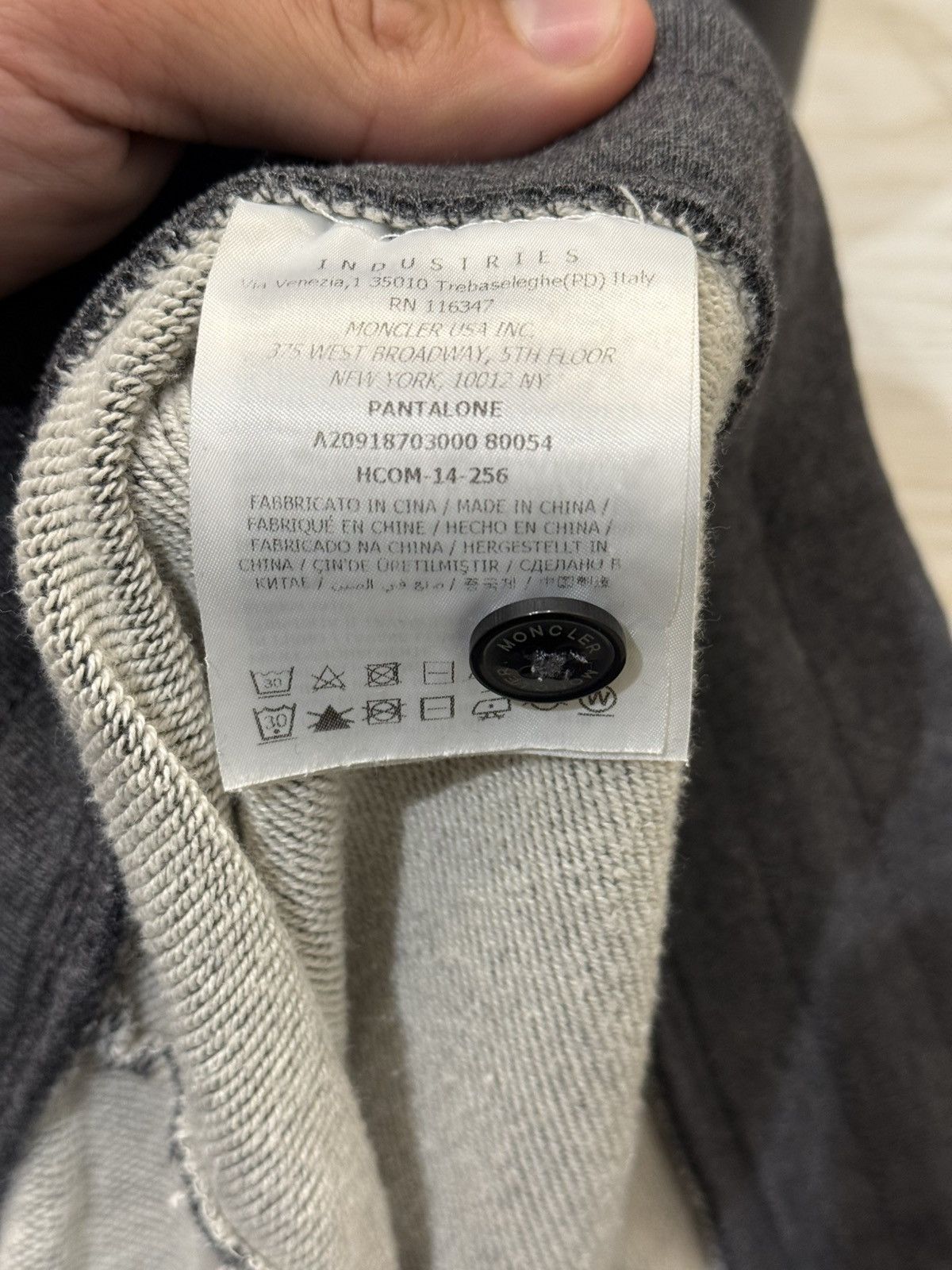 Moncler Moncler Pants sweatpants joggers size M pantalone Size US 32 / EU 48 - 7 Thumbnail