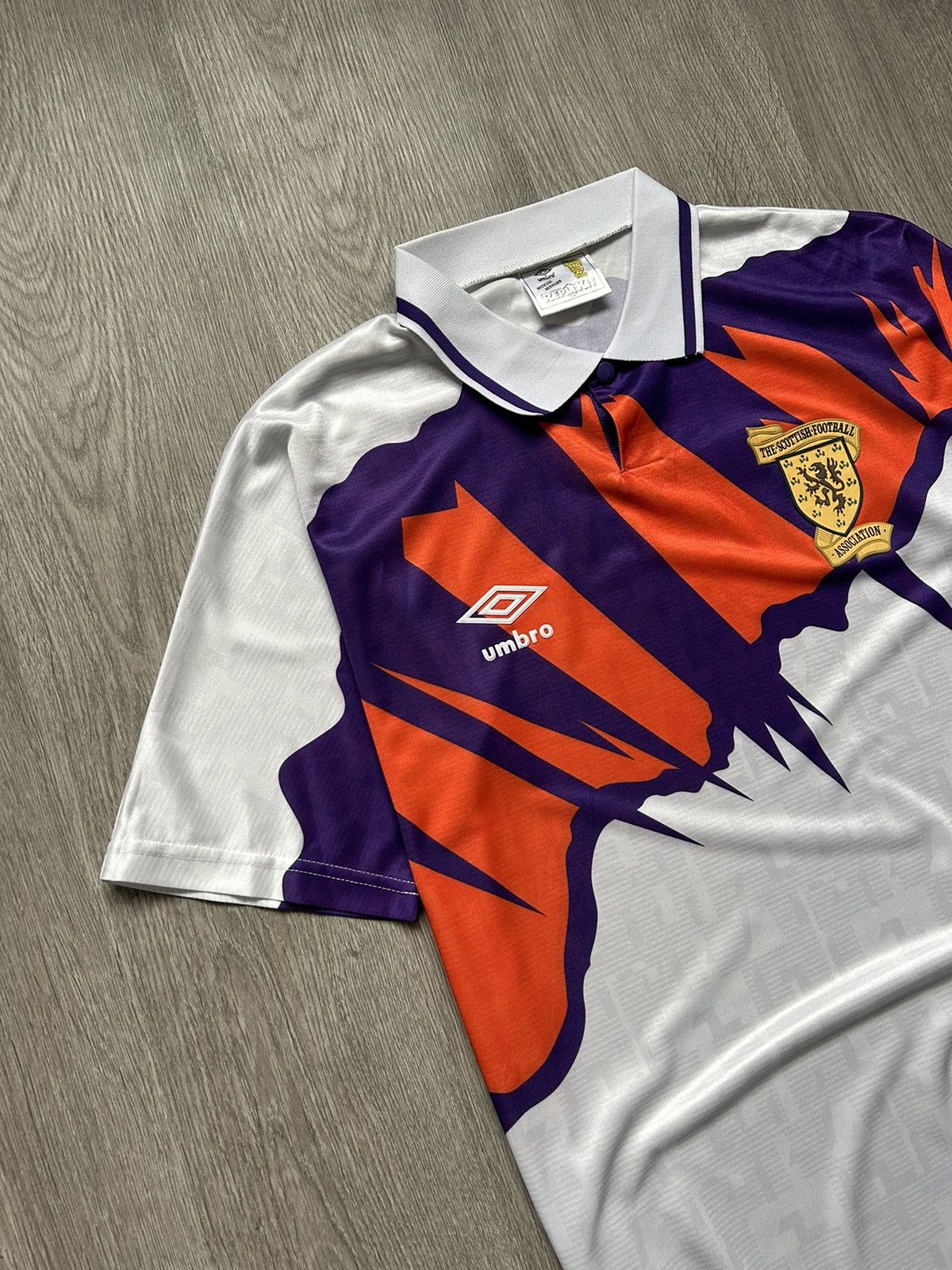 Umbro × Vintage Soccer Jersey Umbro Scotland 🏴󠁧󠁢󠁳󠁣󠁴󠁿 🔘 1991-1993s 🔘 Vintage 🔘 Size US XL / EU 56 / 4 - 2 Thumbnail