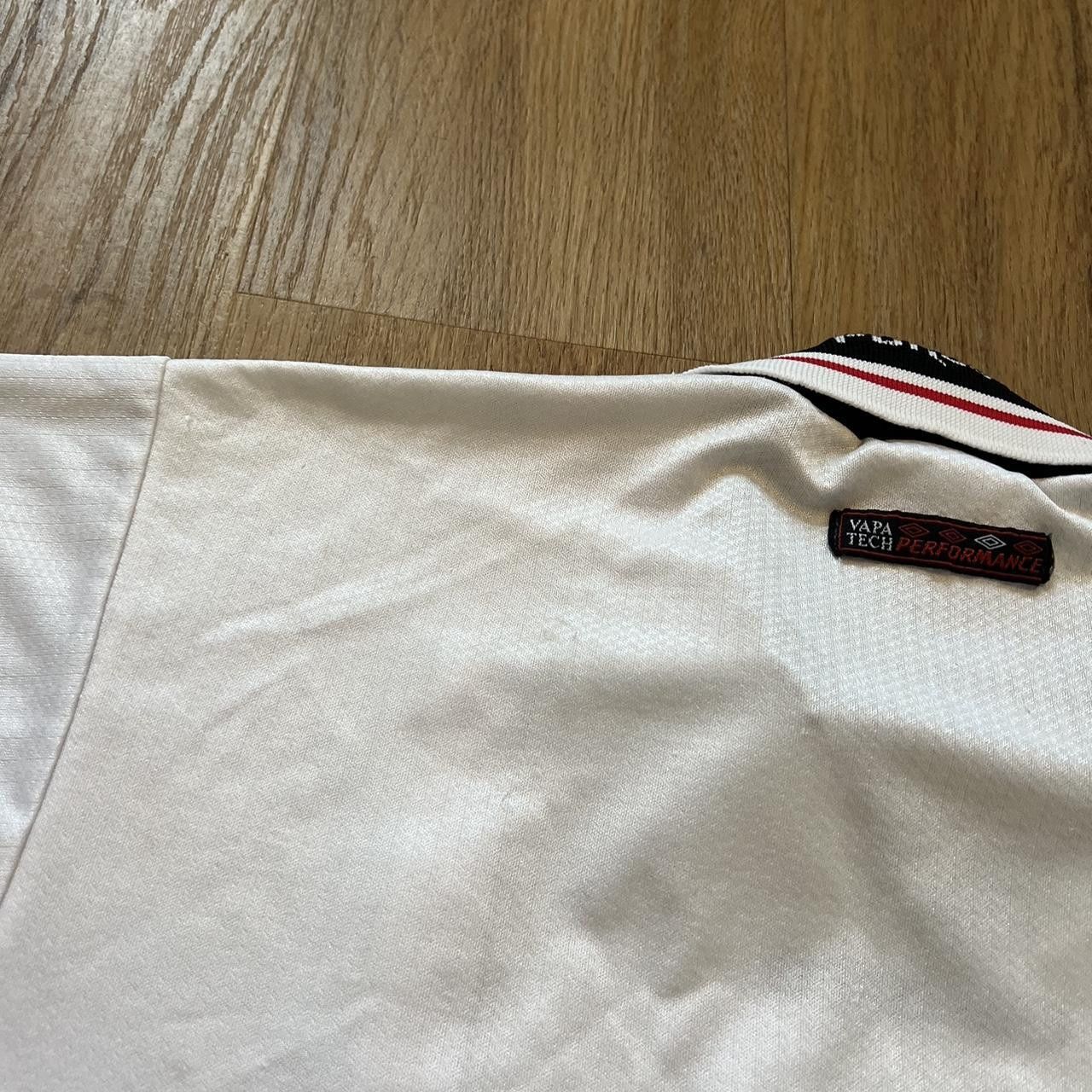 Umbro Nottingham Forest 1998-1999 Umbro white and red away shirt Size US XS / EU 42 / 0 - 8 Thumbnail