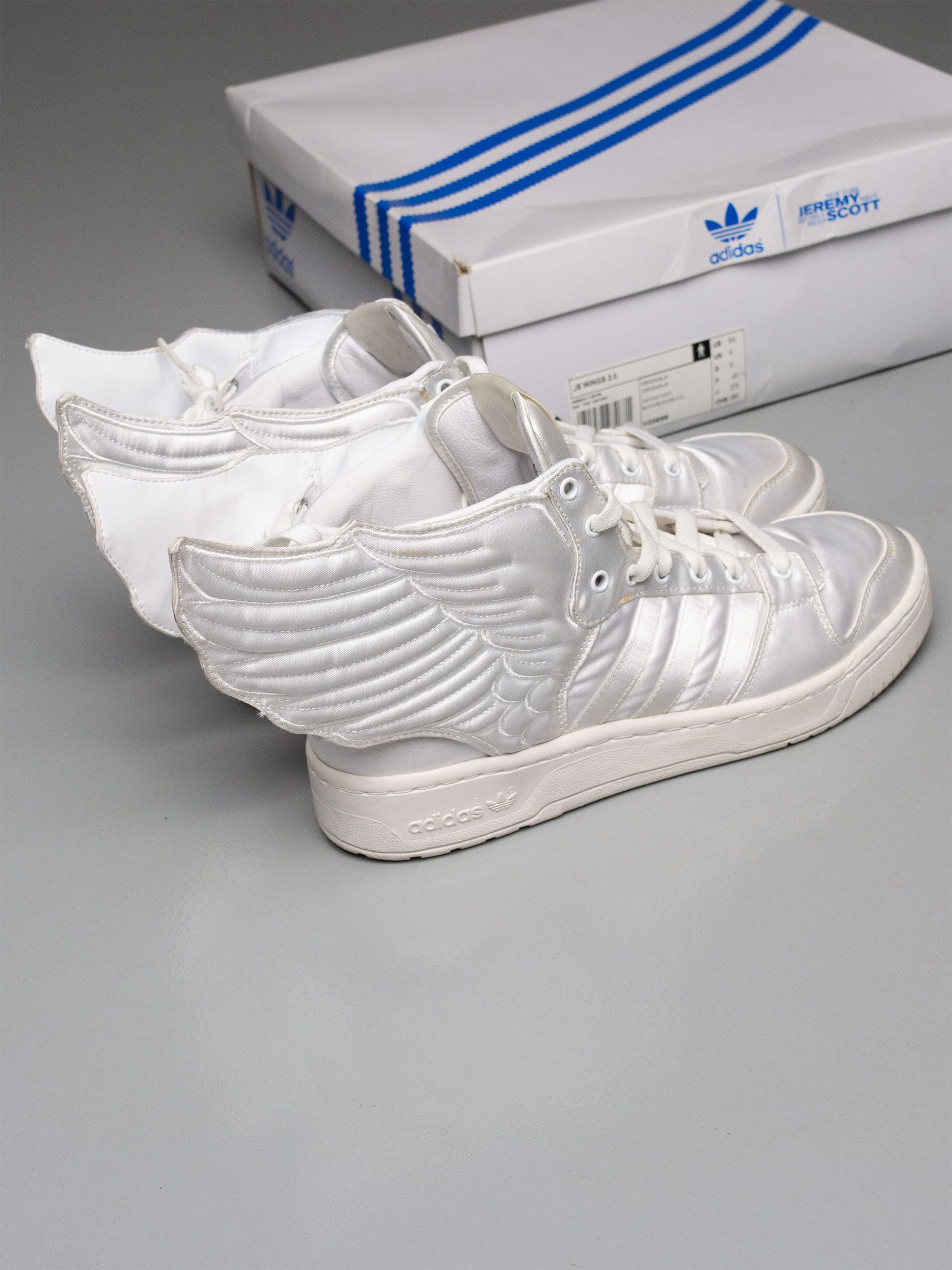 Adidas × Jeremy Scott Rare Adidas x Jeremy Scott Pixel Wings