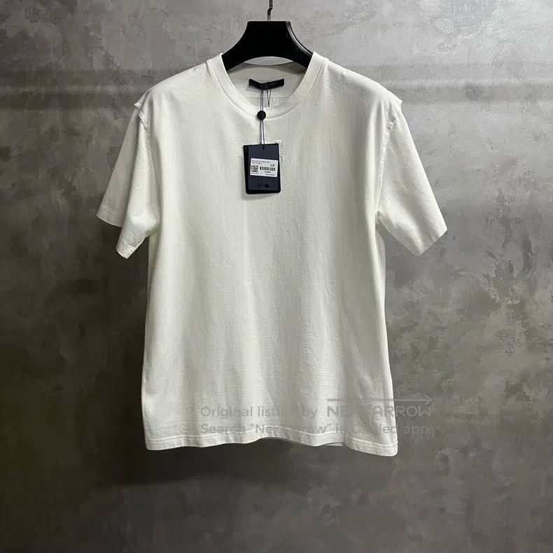 Louis Vuitton Louis Vuitton Ivory Logo Embossed Crew Neck Short Sleeve T Size US L / EU 52-54 / 3 - 1 Thumbnail
