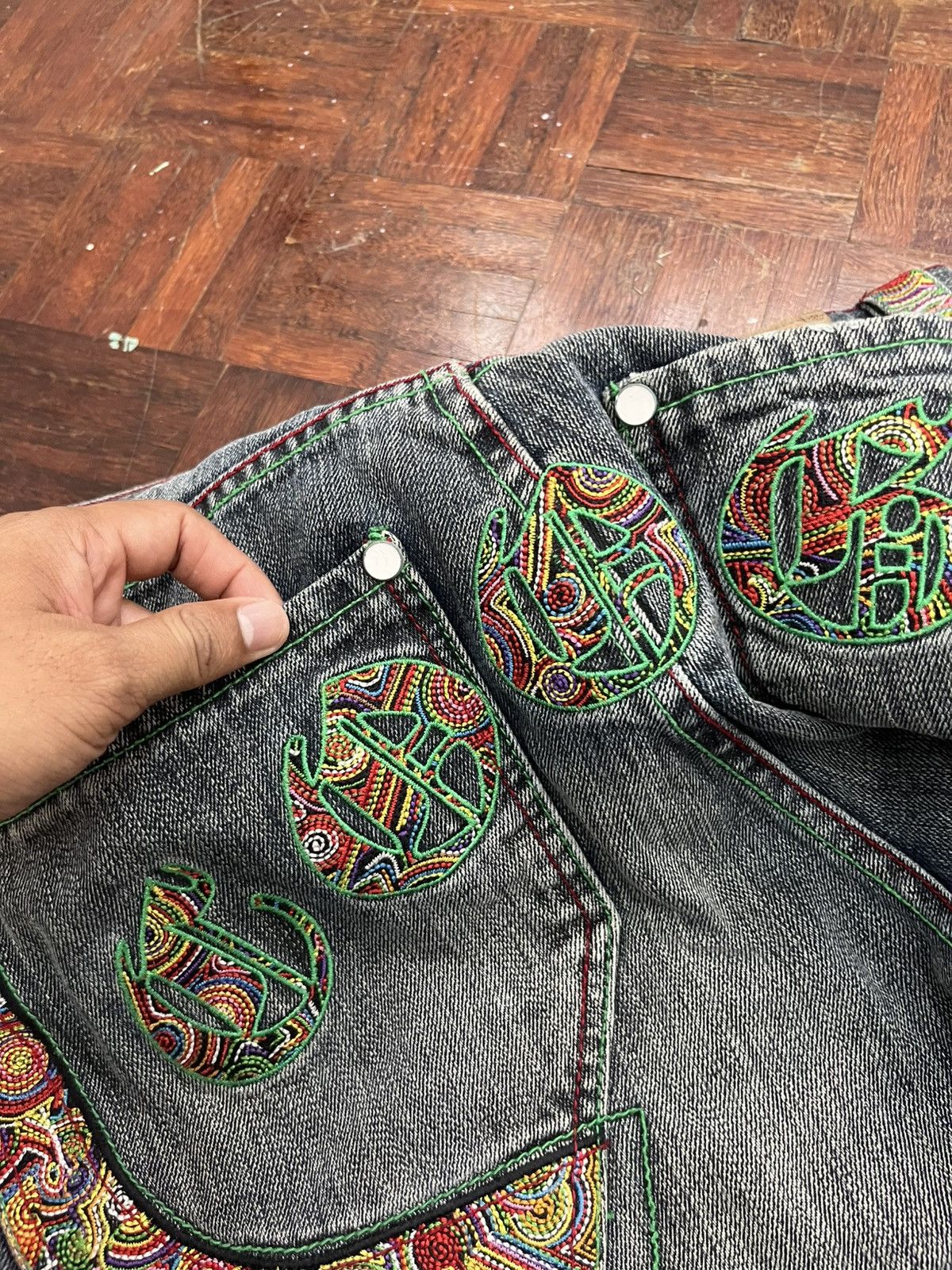 Coogi 🔥Coogi Tribal Multicolour Embroidered Cropped Jeans Size US 35 - 12 Thumbnail