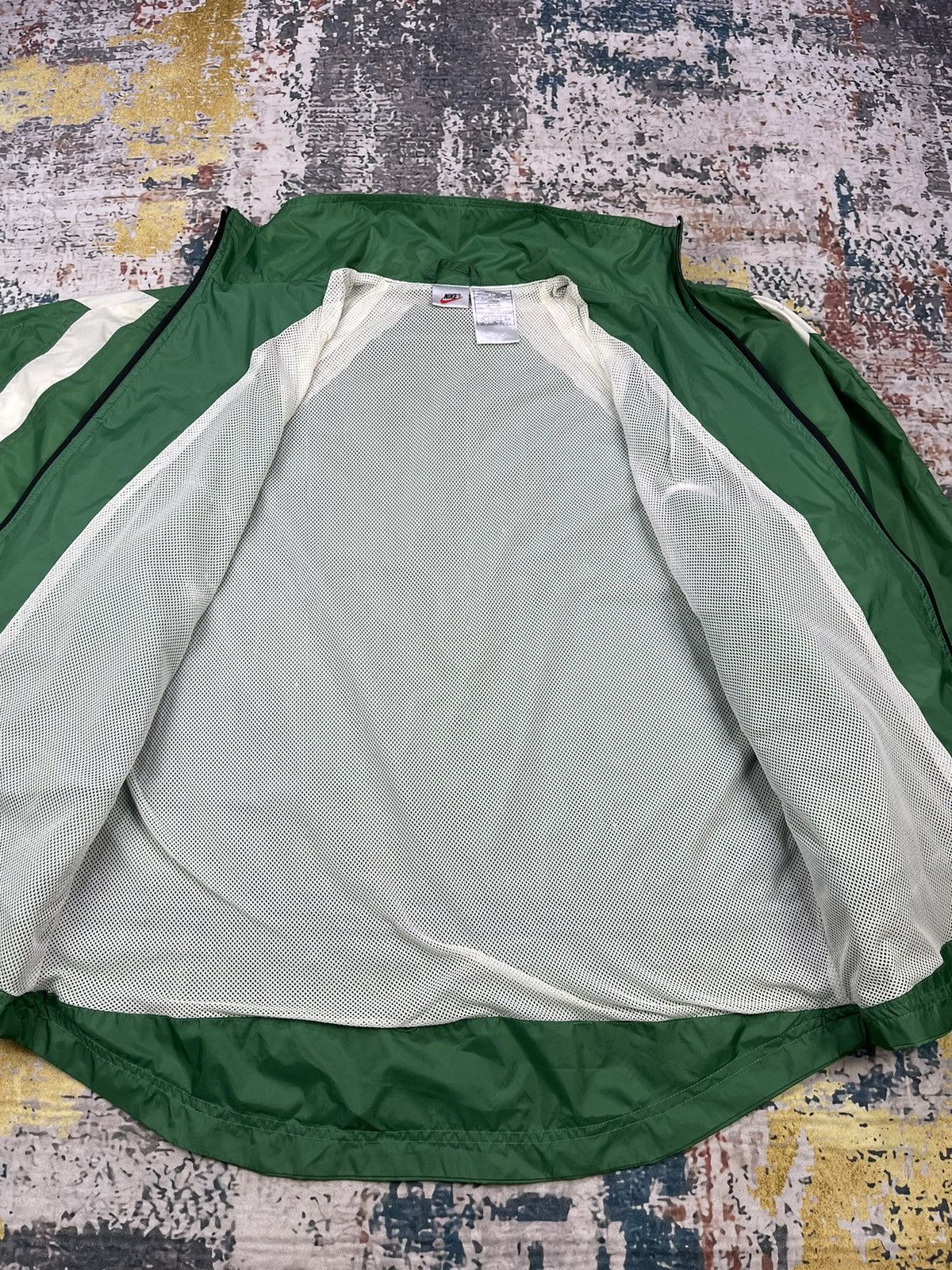 Nike Vintage 90s Nike Retro Green White Windbreaker Jackets Size US M / EU 48-50 / 2 - 13 Thumbnail