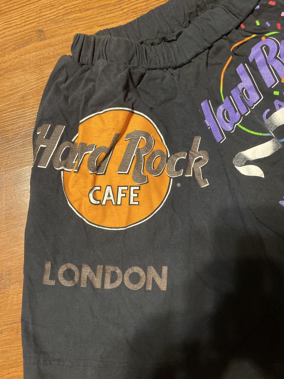 Hard Rock Cafe Vintage Hard Rock Cafe Sweatshorts Size US 32 / EU 48 - 6 Thumbnail