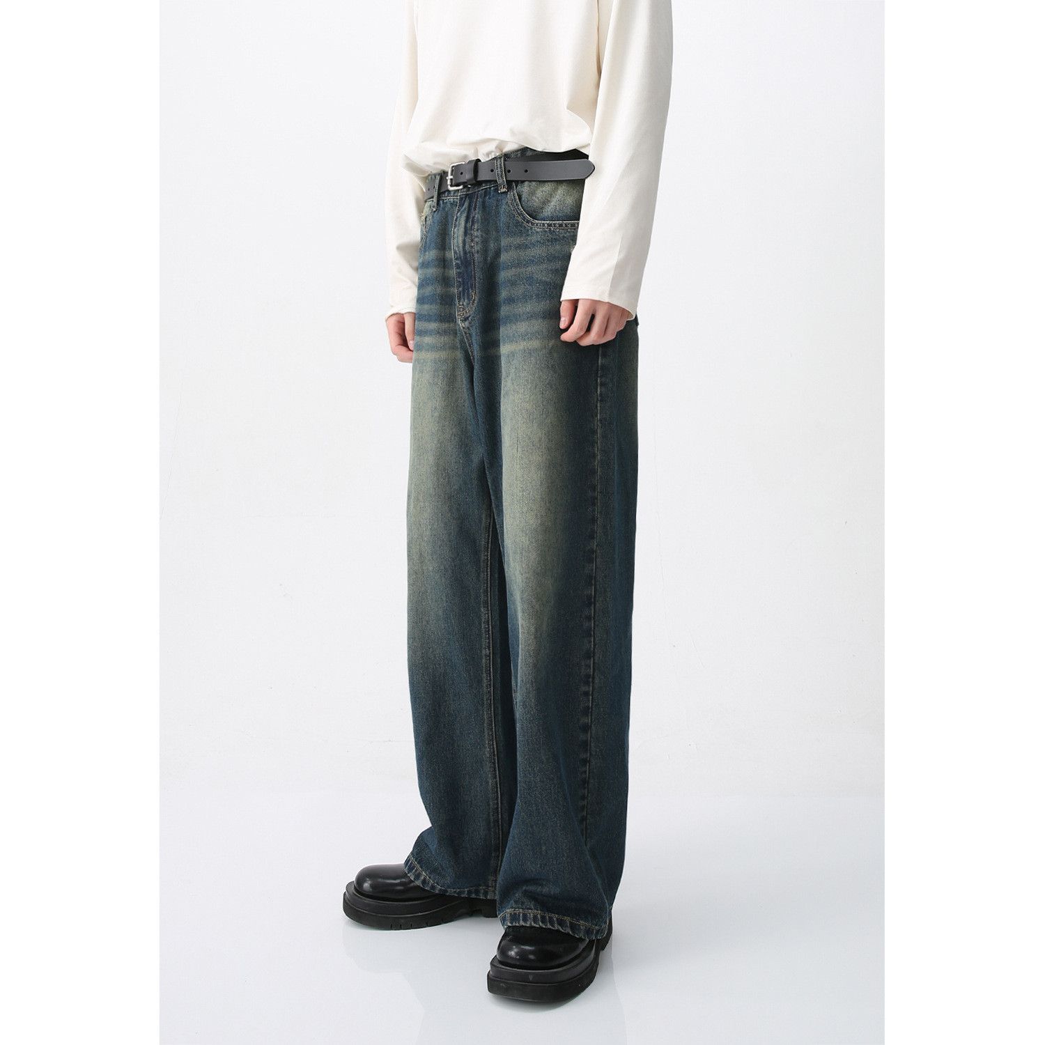 Vintage Men's Washed, Distressed Denim Trousers Size US 32 / EU 48 - 2 Thumbnail