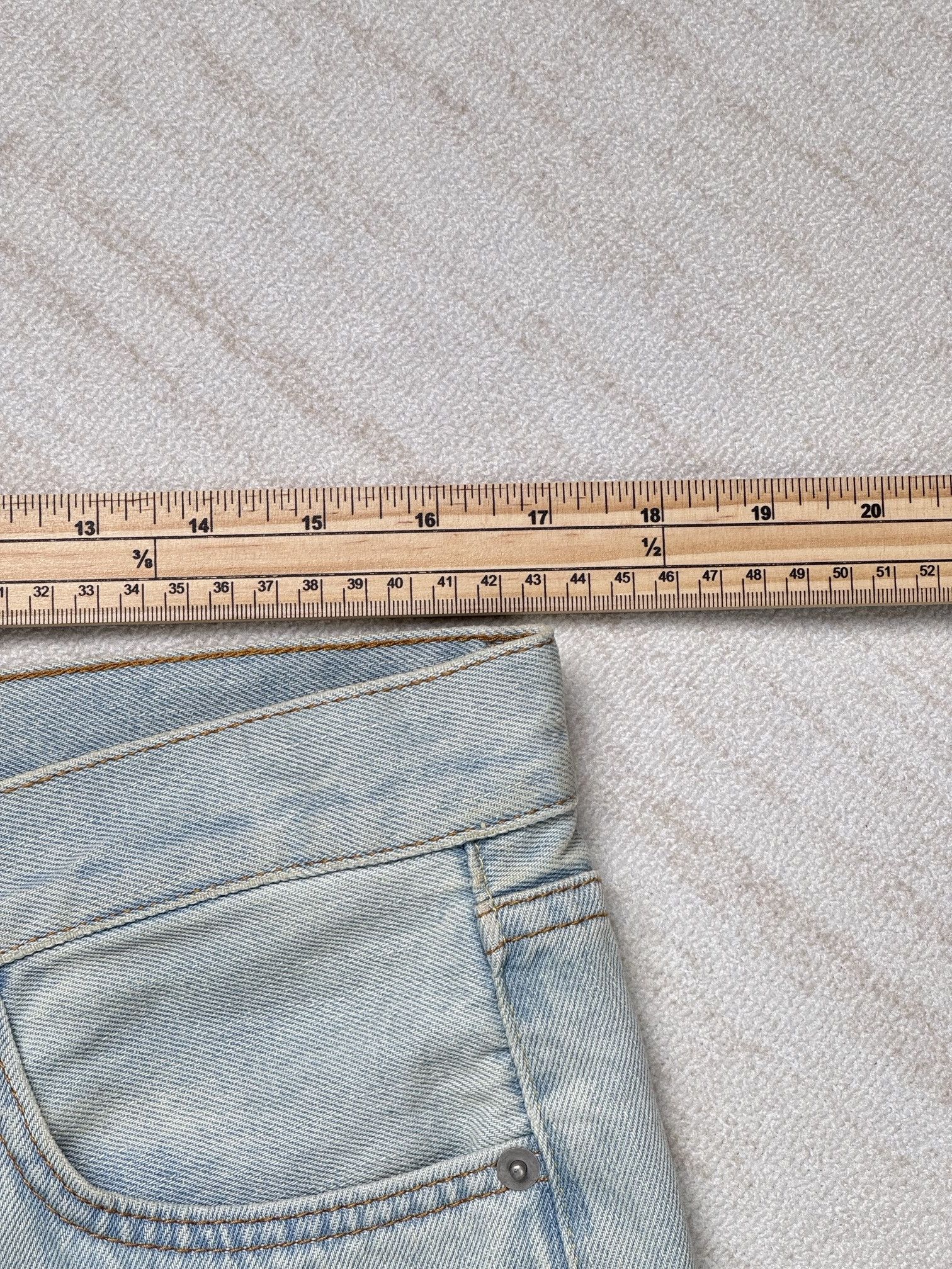 Yeezy Yeezy Season 5 Light Wash Jeans Size 32 Size US 32 / EU 48 - 12 Thumbnail