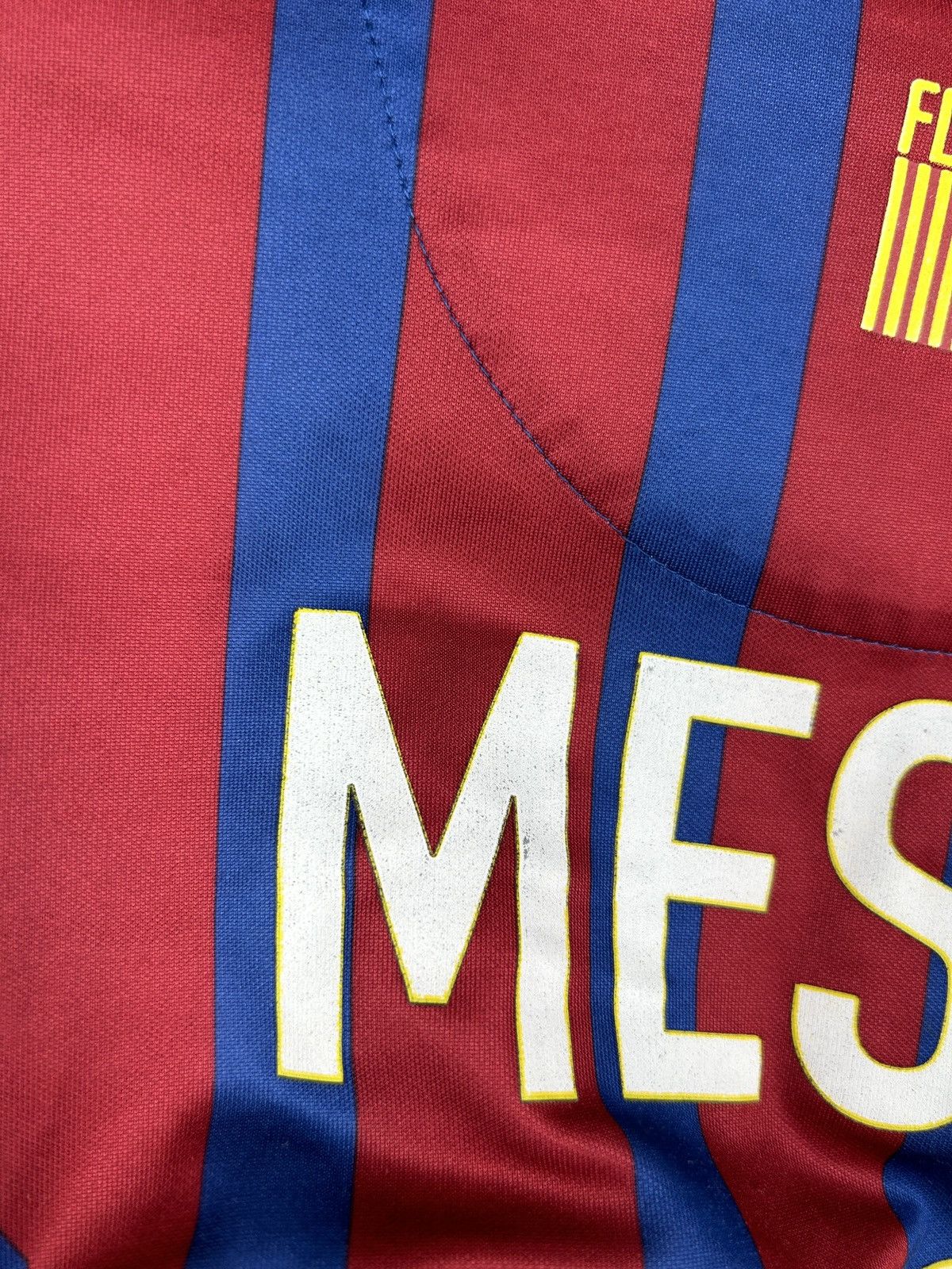 Vintage Mens Vintage Nike FC Barcelona Messi 10 Jersey T-shirt tee Size US XL / EU 56 / 4 - 18 Thumbnail