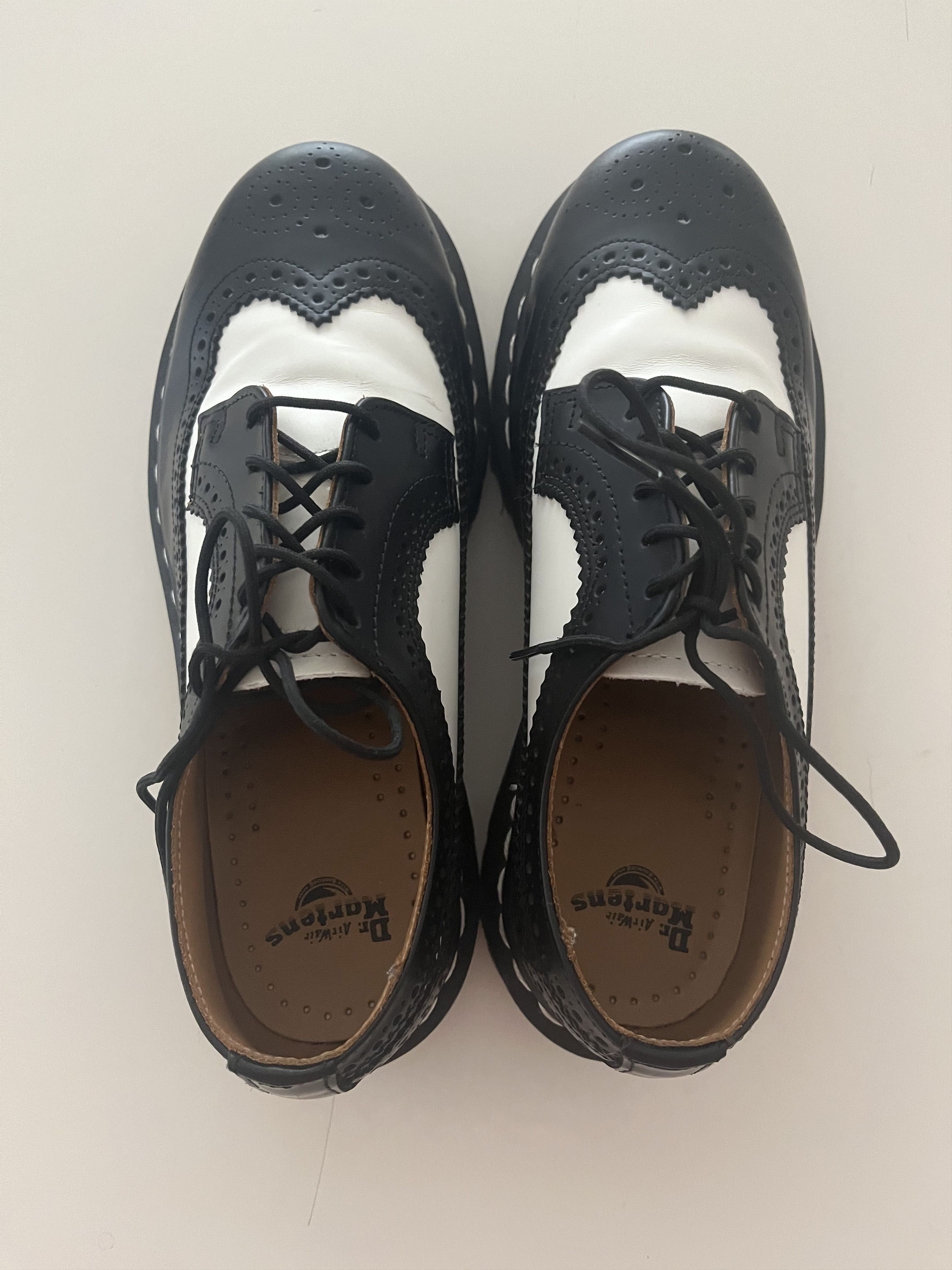 Dr. Martens DOC MARTEN 3989 BEX SMOOTH LEATHER BROGUE SHOES WOMENS Size US 8.5 / IT 38.5 - 8 Thumbnail