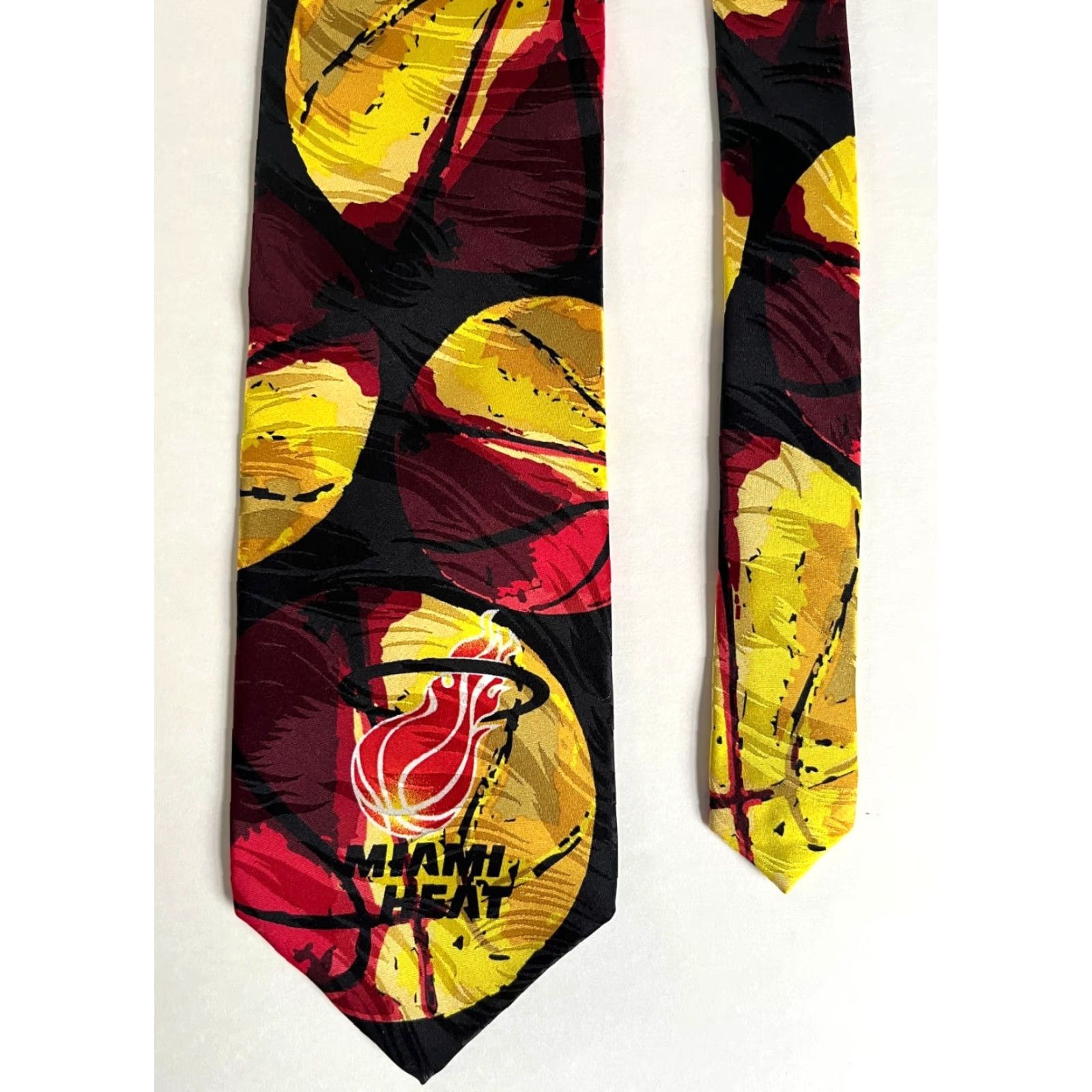 NBA VINTAGE NWT Miami Heat Silk Tie RM Sport Ralph Marlin Made in USA Size ONE SIZE - 6 Thumbnail
