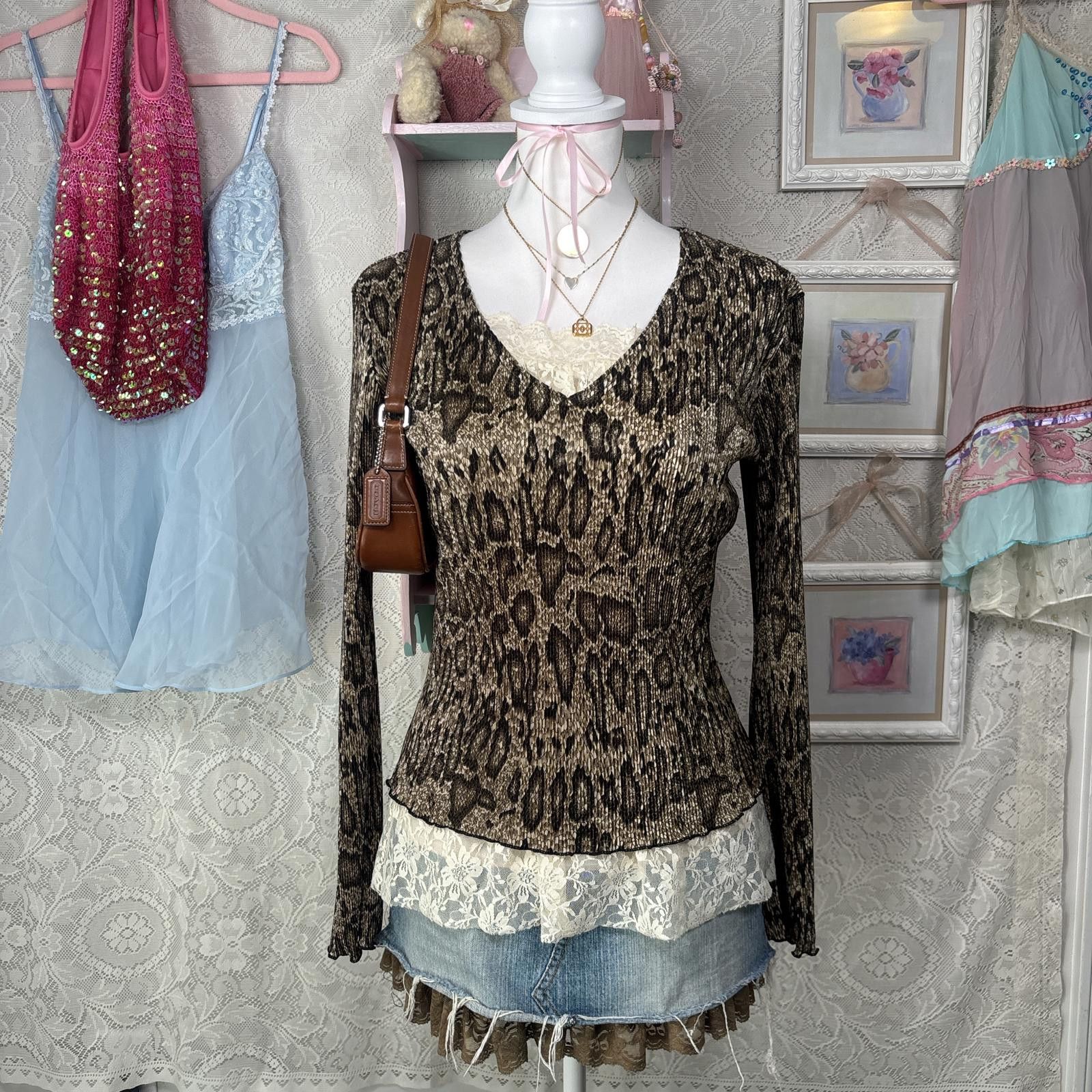 Other y2k cheetah print ruched ruffle blouse Size S / US 4 / IT 40 - 2 Thumbnail