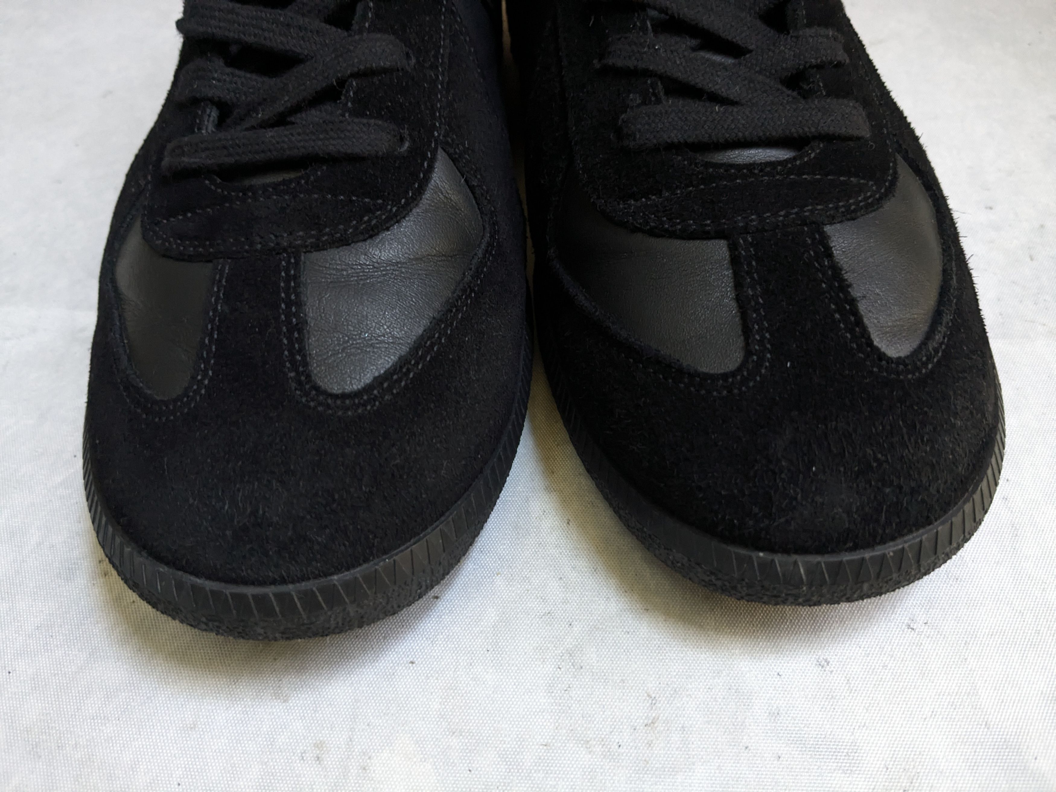 Maison Margiela Maison Margiela Replica GAT Black 11 44 Low Tops Size US 11 / EU 44 - 3 Thumbnail