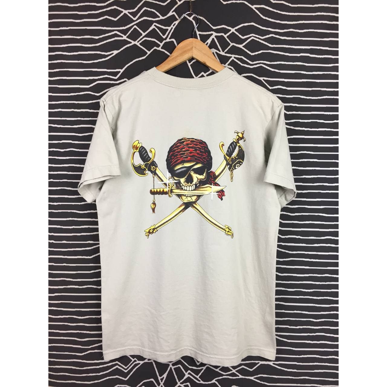 Vintage Vtg Gravity Live Slow Foxy's Taboo Diamond Cay Pirate Tee Size US M / EU 48-50 / 2 - 1 Thumbnail