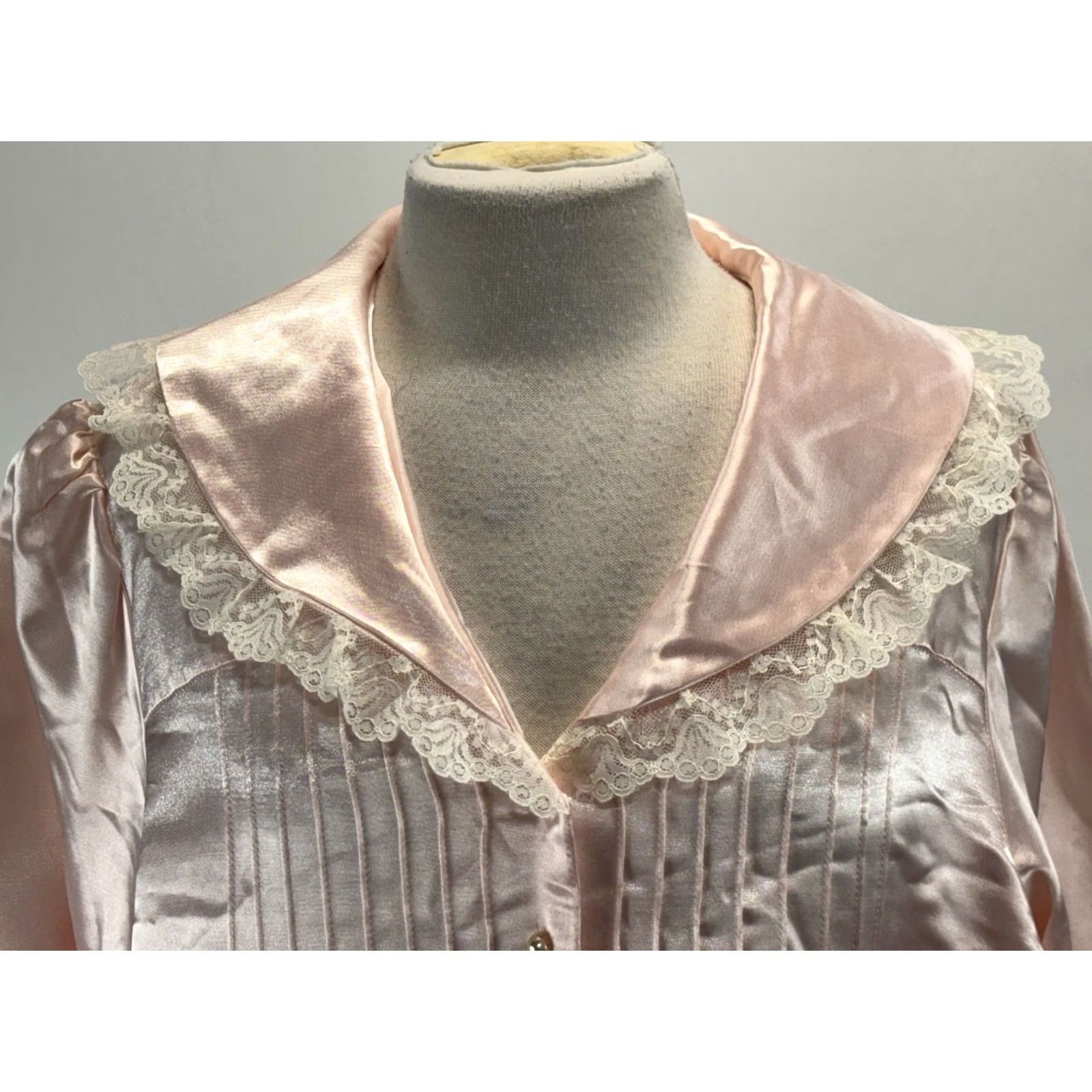 Vintage VINTAGE St Michael Satin Nightgown Women’s Large Pink Lace Trim Victorian Women Medium/Large? Hmm. Size ONE SIZE - 5 Thumbnail