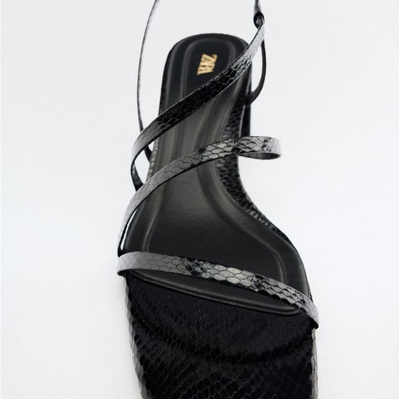 Zara ZARA MID HEIGHT BLOCK HEEL SANDALS BLACK Size US 6.5 / IT 36.5 - 5 Thumbnail
