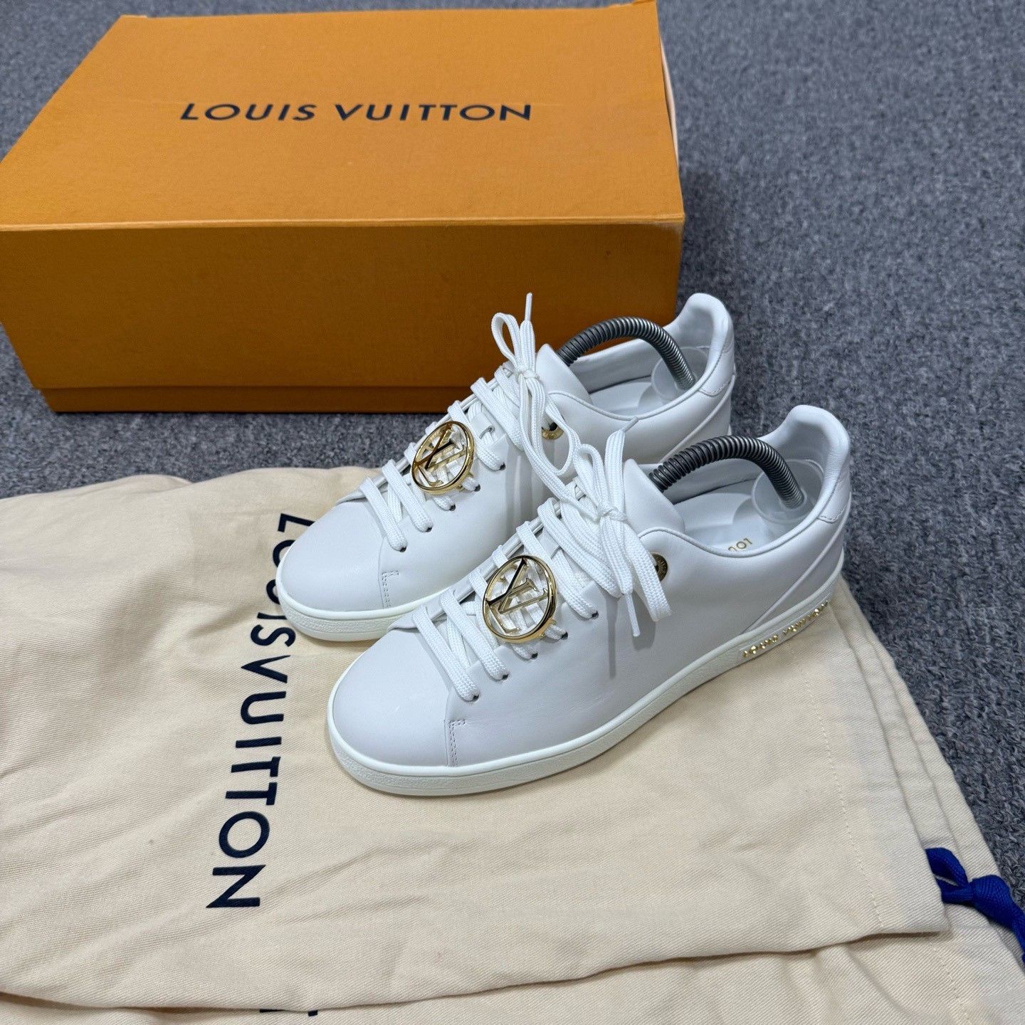 Louis Vuitton Louis Vuitton White Logo Sneakers Size US 4 / IT 34 - 1 Thumbnail