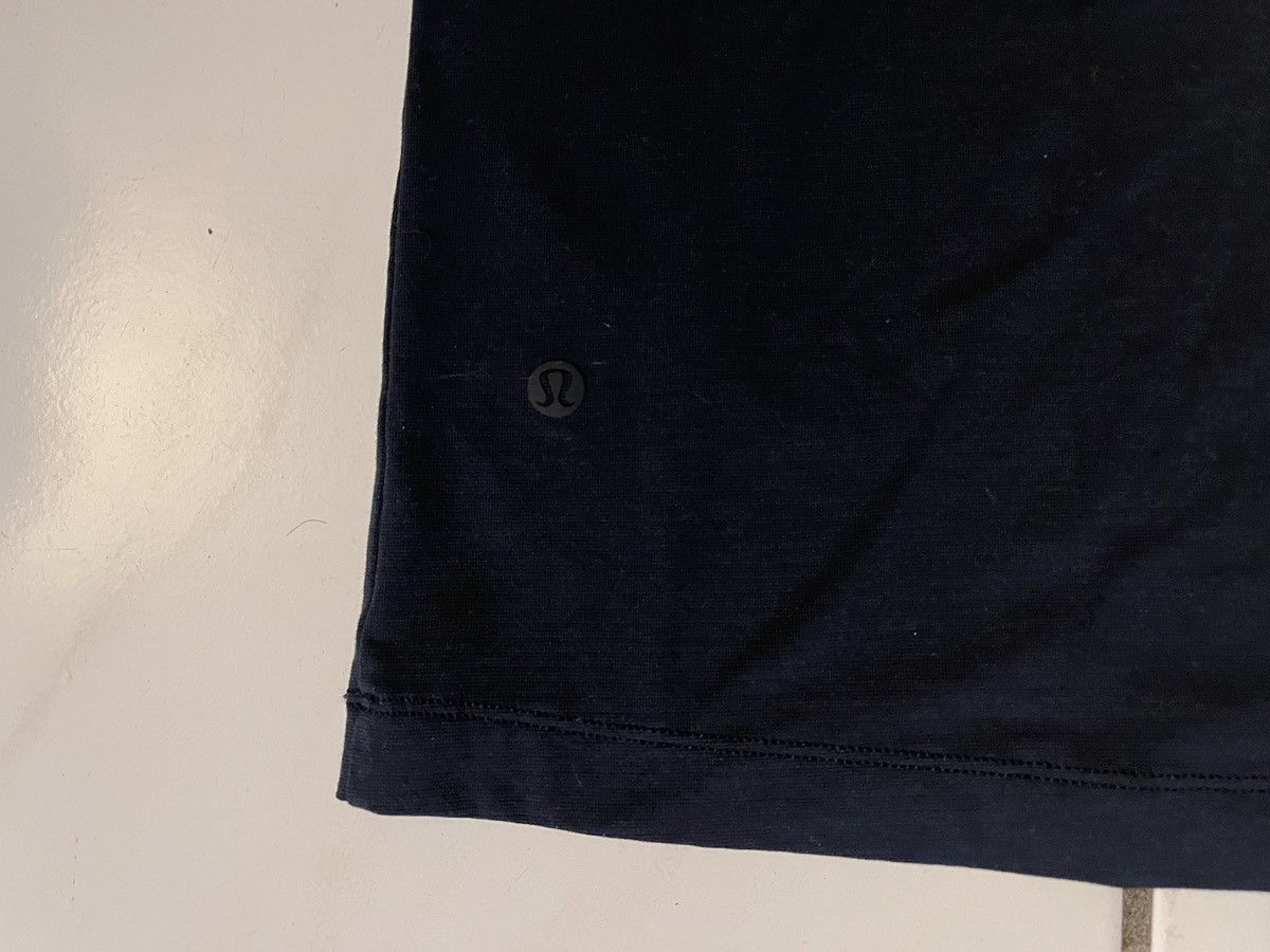 Lululemon Lululemon Evolution Polo Shirt Mens Large Navy Blue Stetch Size US L / EU 52-54 / 3 - 6 Thumbnail