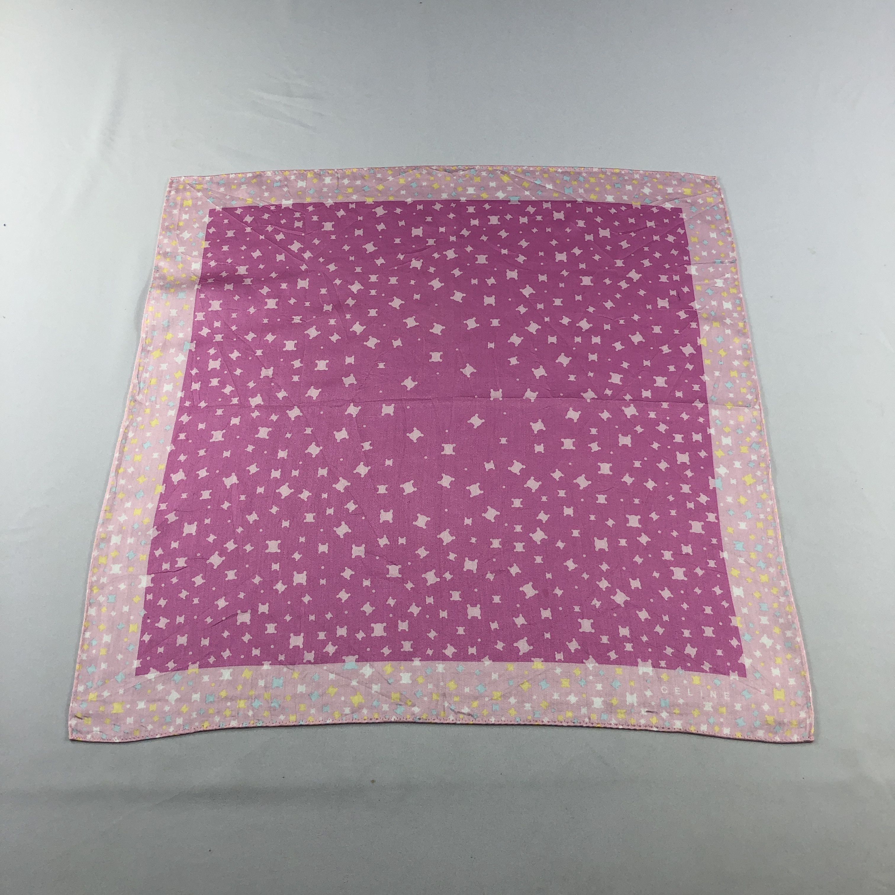 Celine Celine Handkerchief Neckerchief Bandana H2945 Size ONE SIZE - 1 Thumbnail