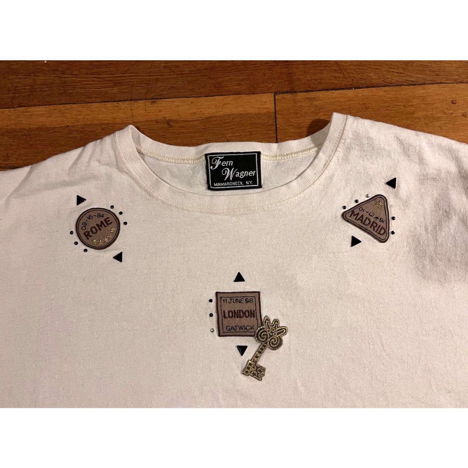 Vintage VINTAGE Fern Wagner Travel Patch Shirt Women’s L White 90s Size L / US 10 / IT 46 - 3 Thumbnail