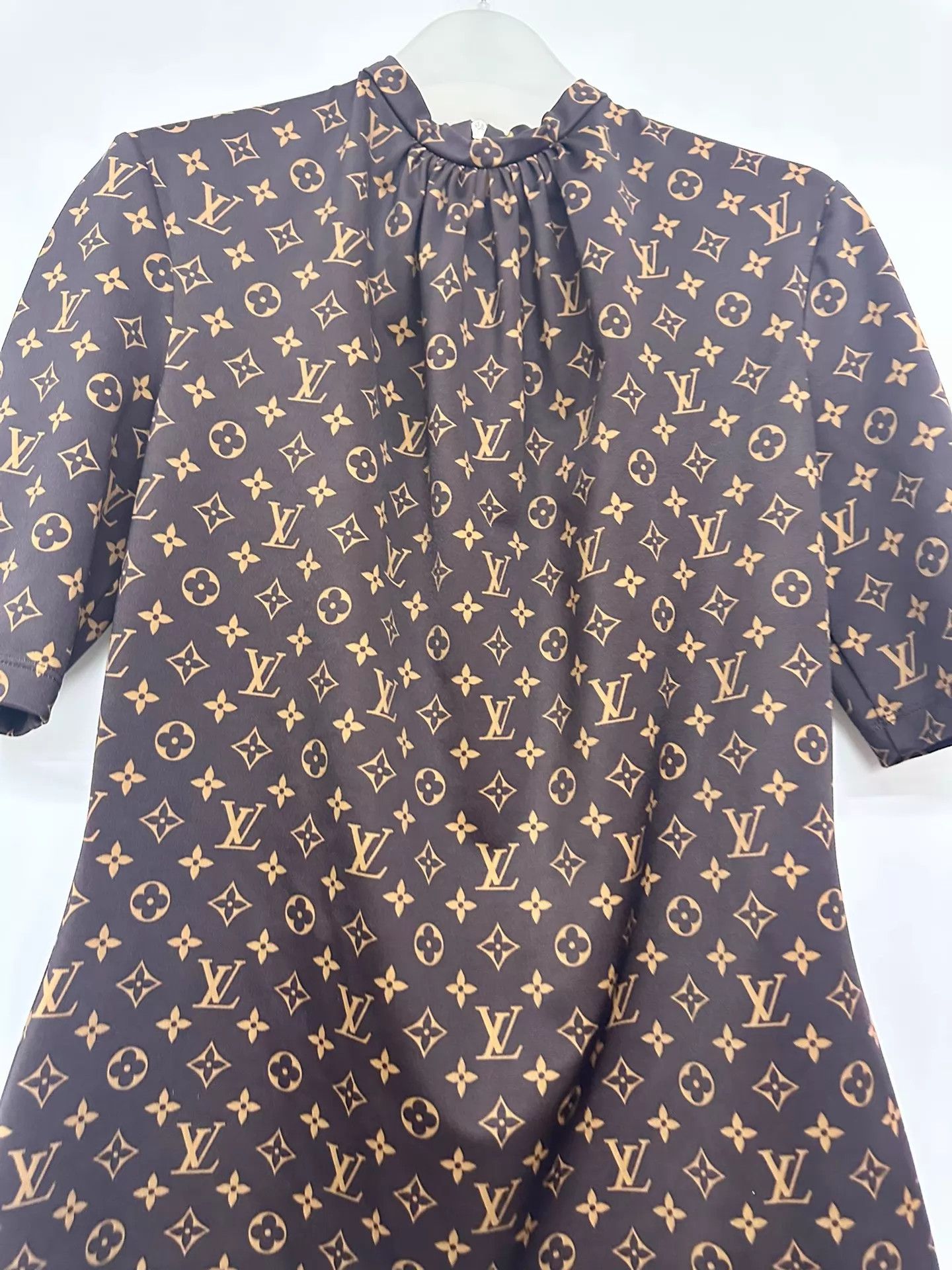Louis Vuitton Louis Vuitton All Over Print Short Sleeve M 39s 94c 64l Size M / US 6-8 / IT 42-44 - 5 Thumbnail