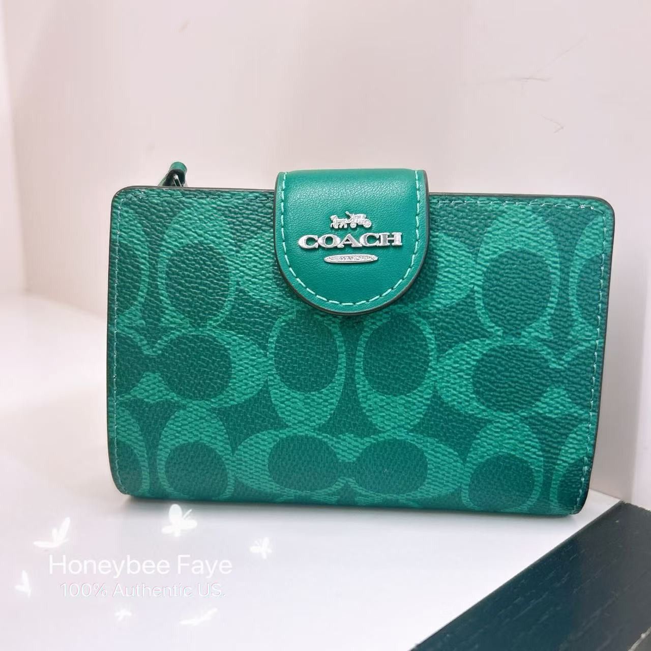 Coach NWT Coach Medium Corner Zip Wallet In Signature Canvas CW786 Size ONE SIZE - 1 Thumbnail