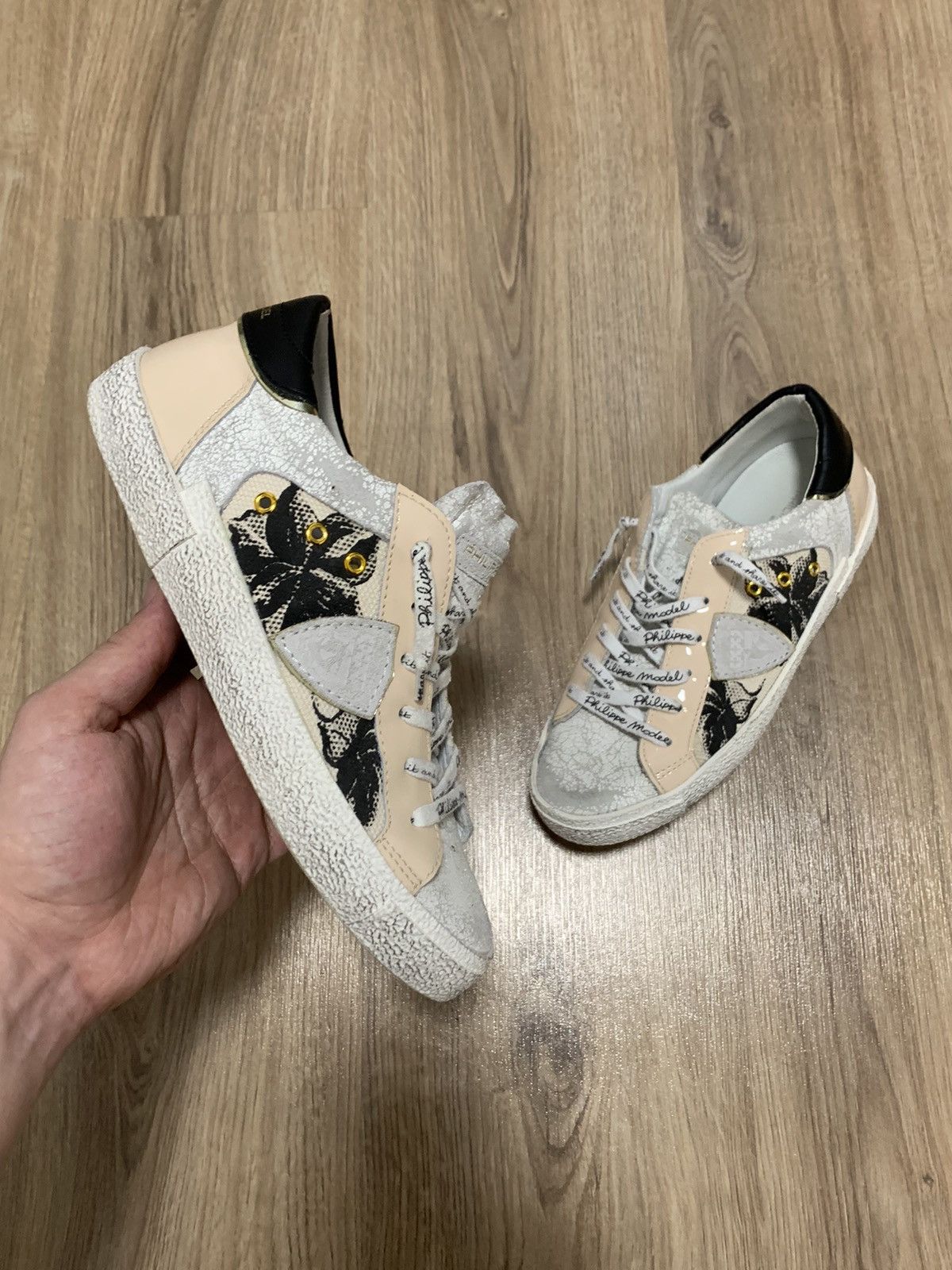 Philippe Model Philippe Model Low Top Sneakers Flowers Print Size US 7 / IT 37 - 1 Thumbnail