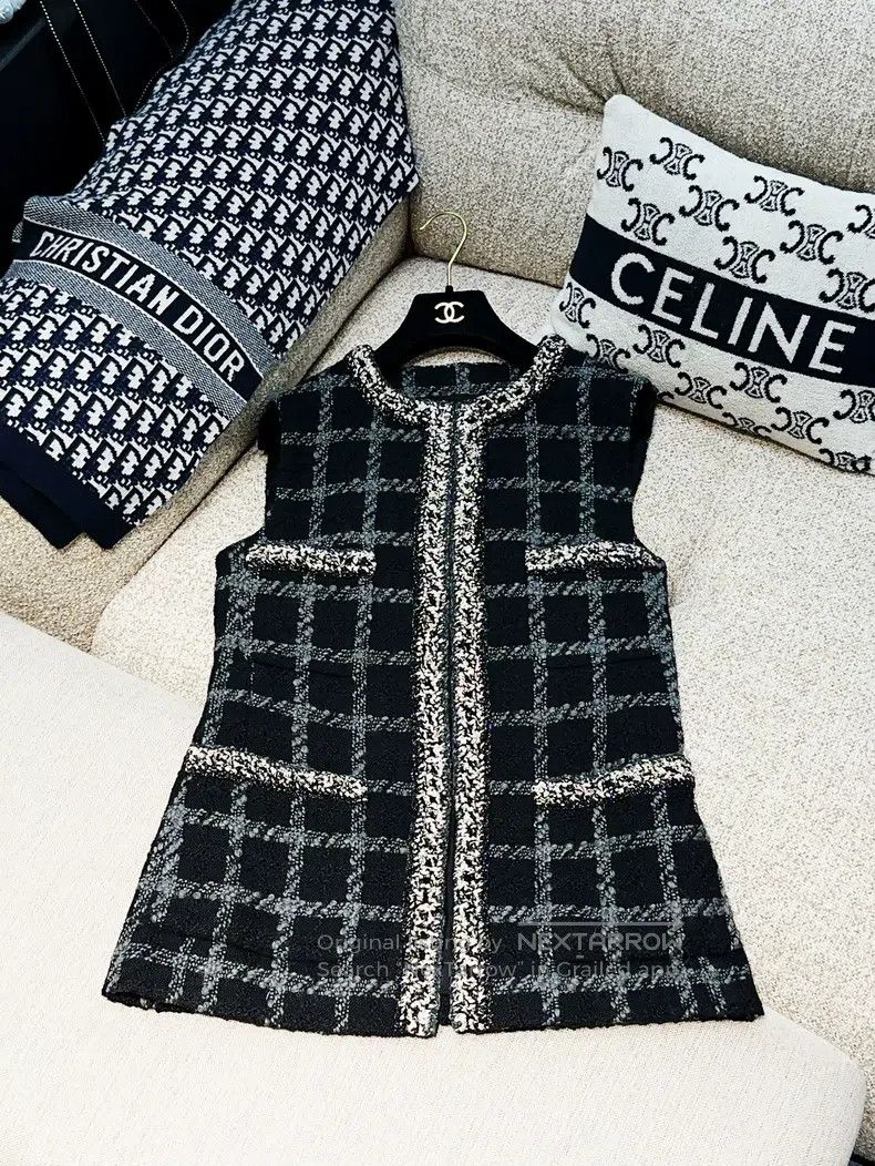 Chanel Chanel 22K black and gray colour block plaid four-pocket t Size S / US 4 / IT 40 - 1 Thumbnail
