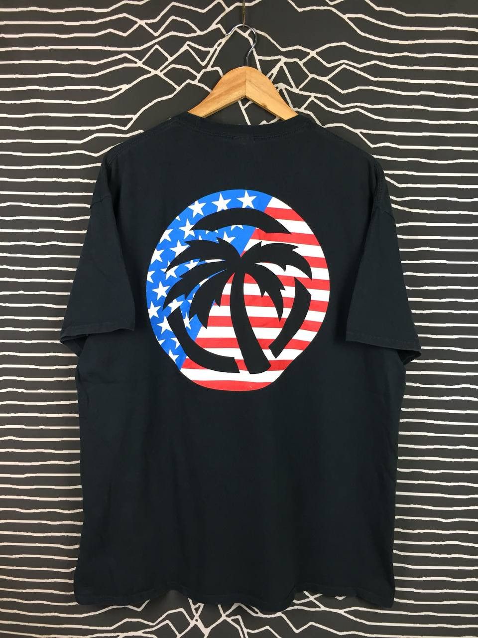 Vintage Heat Wave Visual Heat Wave American Flag Graphic Tee Size US XL / EU 56 / 4 - 1 Thumbnail