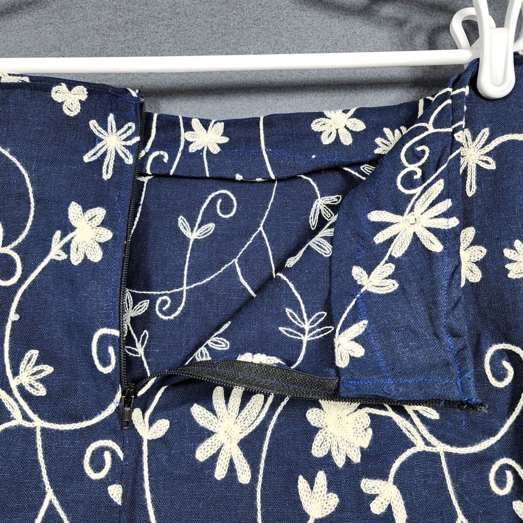 Vintage VINTAGE Handmade Skirt Plus Size 4XL Blue Embroidered Floral Mini Festival Size 40" / US 18 - 3 Thumbnail