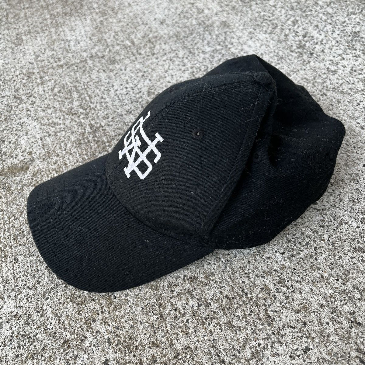 Vintage Vintage Black Baseball Hat 90’s Y2K Size ONE SIZE - 2 Thumbnail