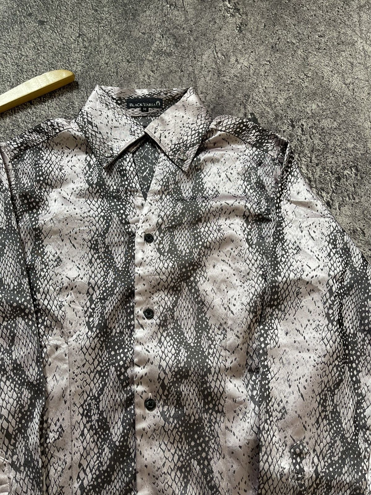 Japanese Brand Black Varia Japan Snakeskin Ifsixwasnine Shirt Size US M / EU 48-50 / 2 - 9 Thumbnail