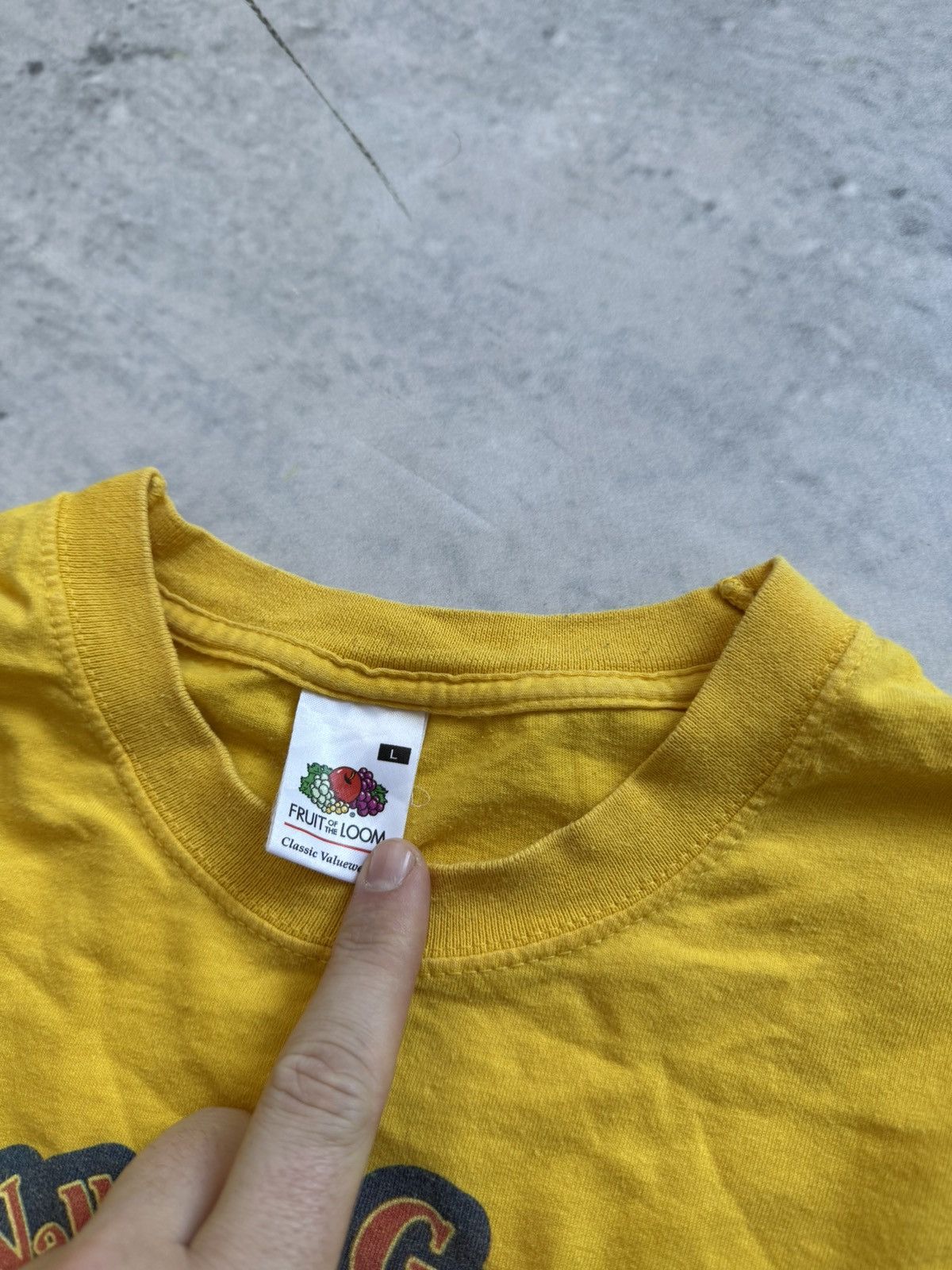 Cartoon Network × Fruit Of The Loom Cartoon Wallace & Gromit yellow tee 2006 Size US L / EU 52-54 / 3 - 4 Thumbnail