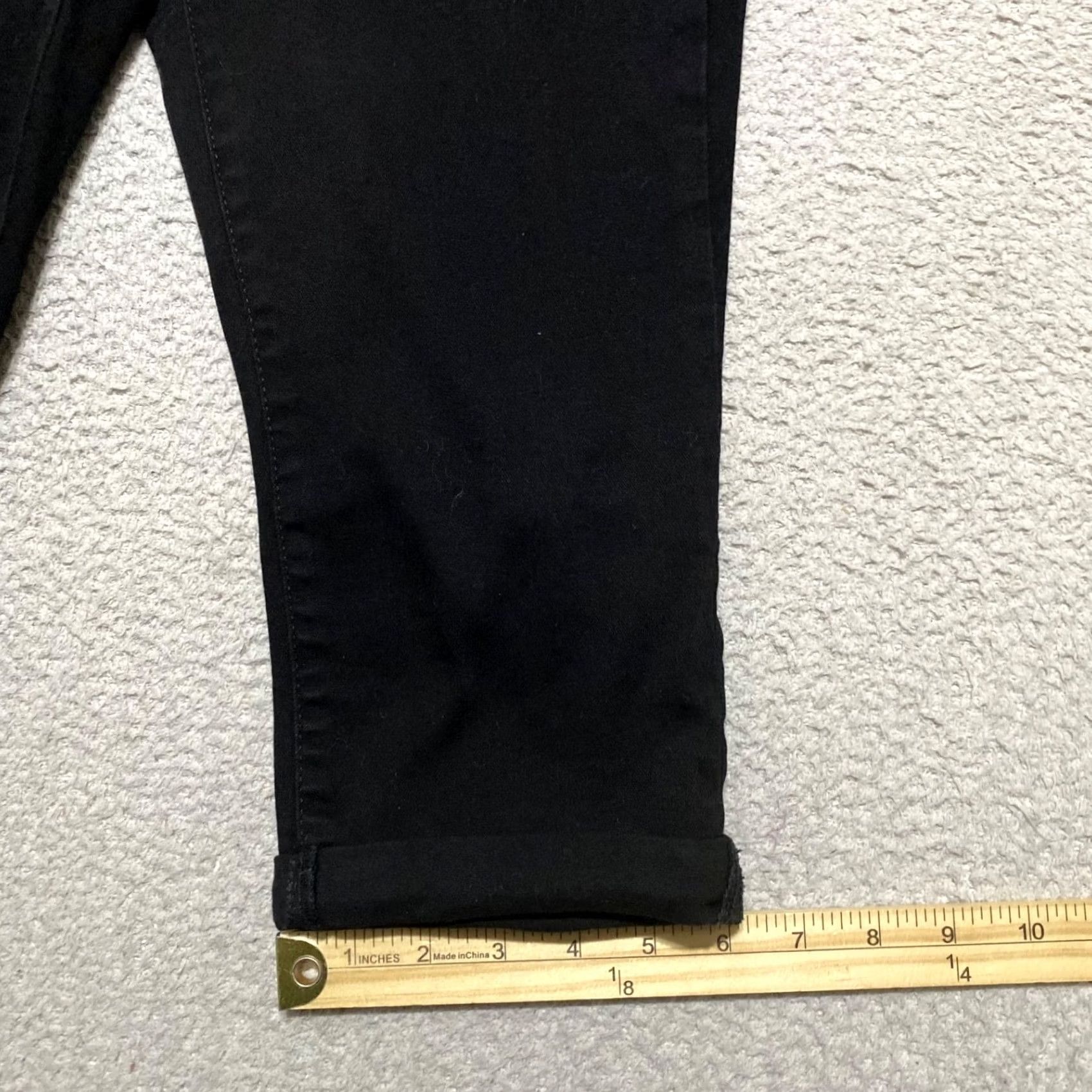 Apt. 9 Apt. 9 Jeans Capris Black Dark Wash Mid Rise Petite 12P 5-Pocket Denim Regular Womens Capris Jeans Size 34" / US 12 / IT 48 - 5 Thumbnail