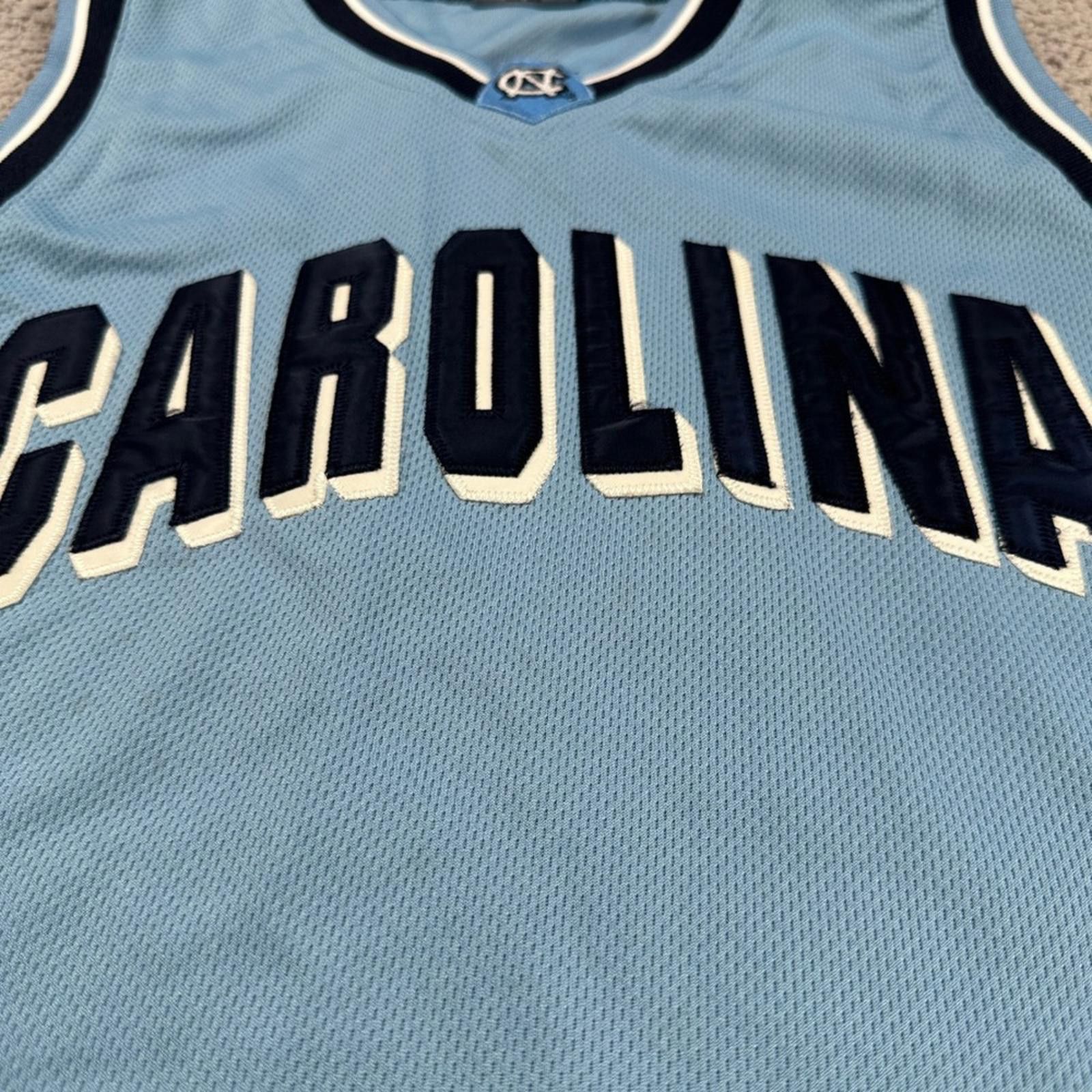 Colosseum Athletics Vintage UNC Tar Heels Kids Youth XL Basketball Jersey 2 Size US XL / EU 56 / 4 - 5 Thumbnail