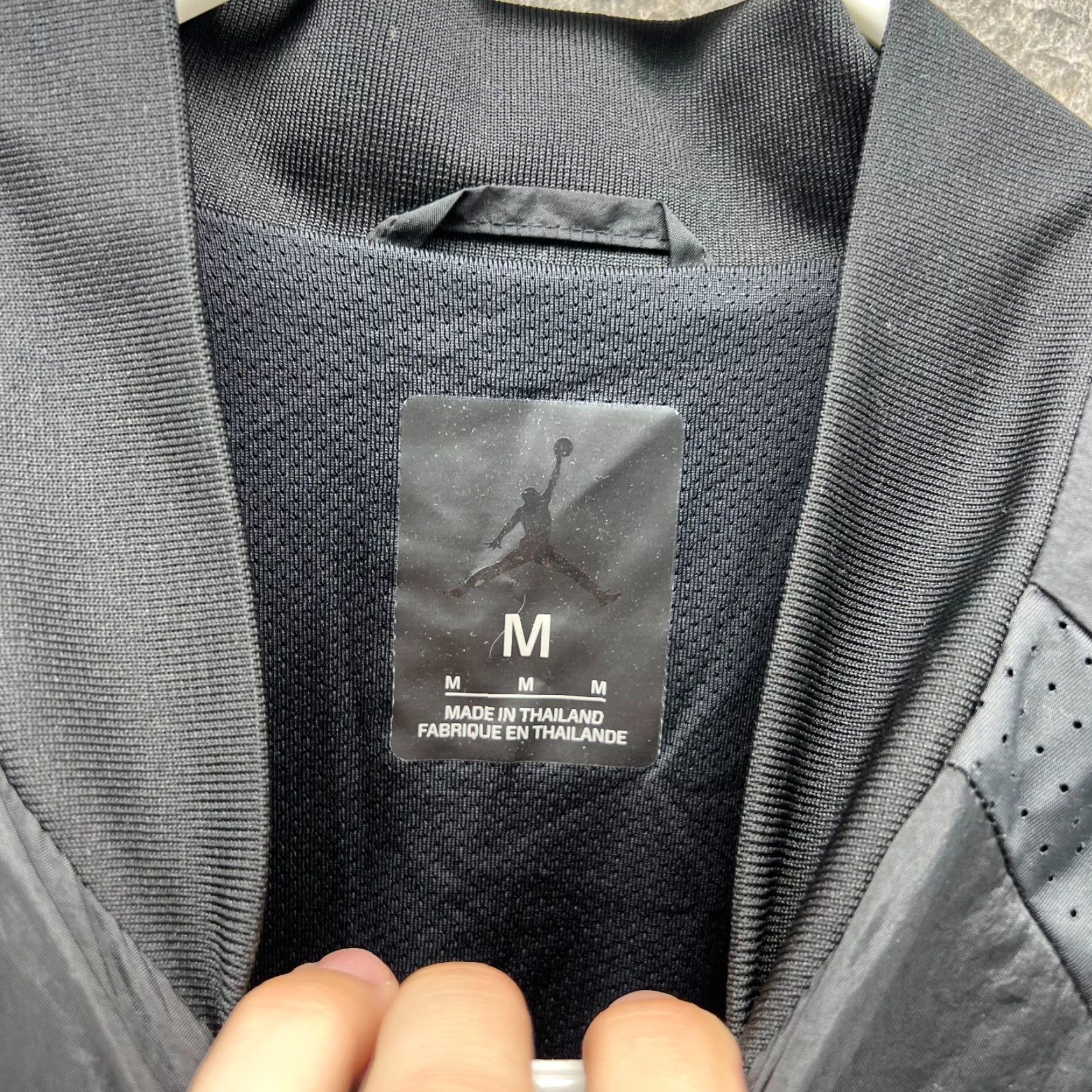 Jordan Brand VINTAGE Jordan Windbreaker Jacket Mens Medium Black Lightweight 843100-010 Logo 90s Size US M / EU 48-50 / 2 - 4 Thumbnail