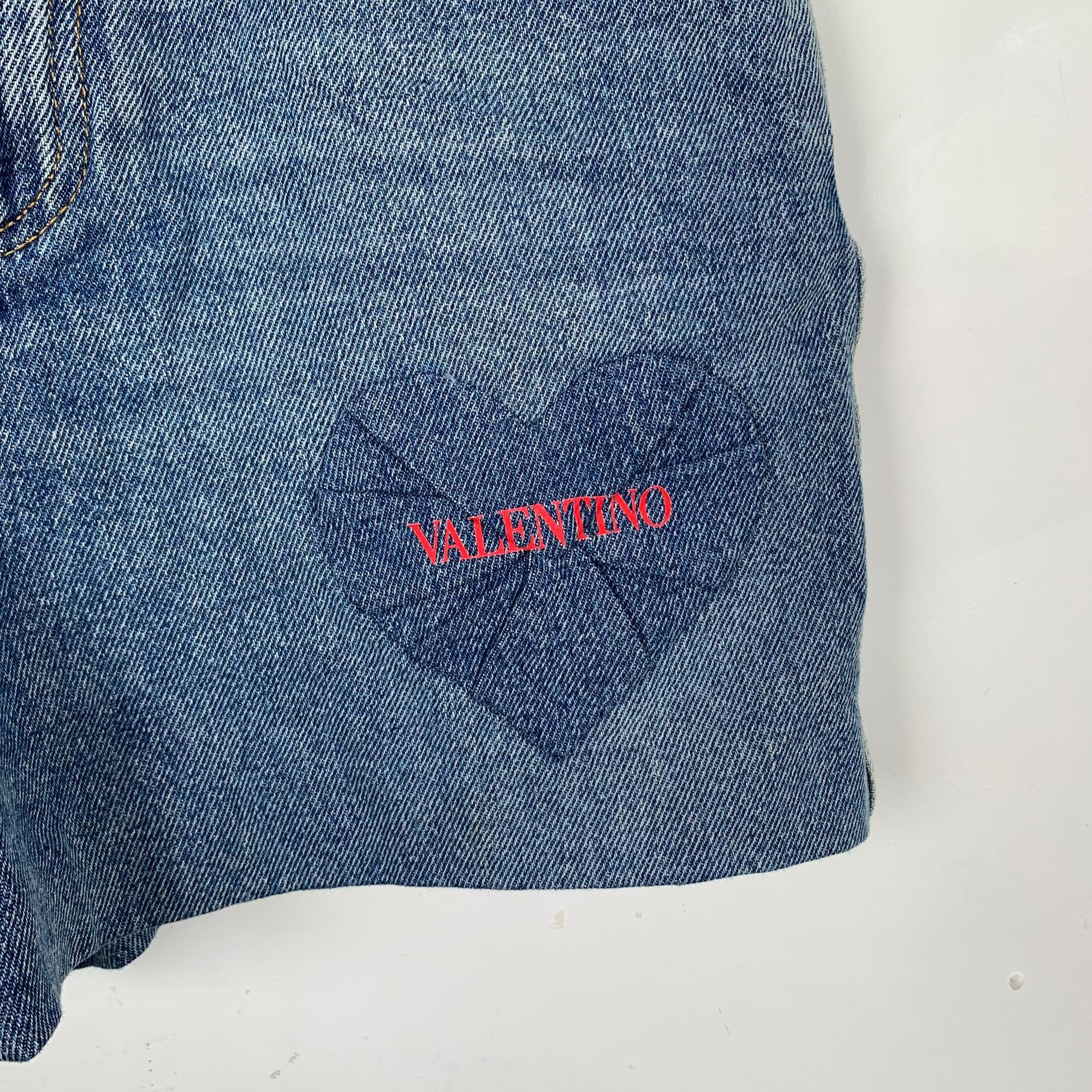 Valentino X9196 Valentino Womens Blue Denim Shorts With Heart & Logo P Size 26" / US 2 / IT 38 - 4 Thumbnail