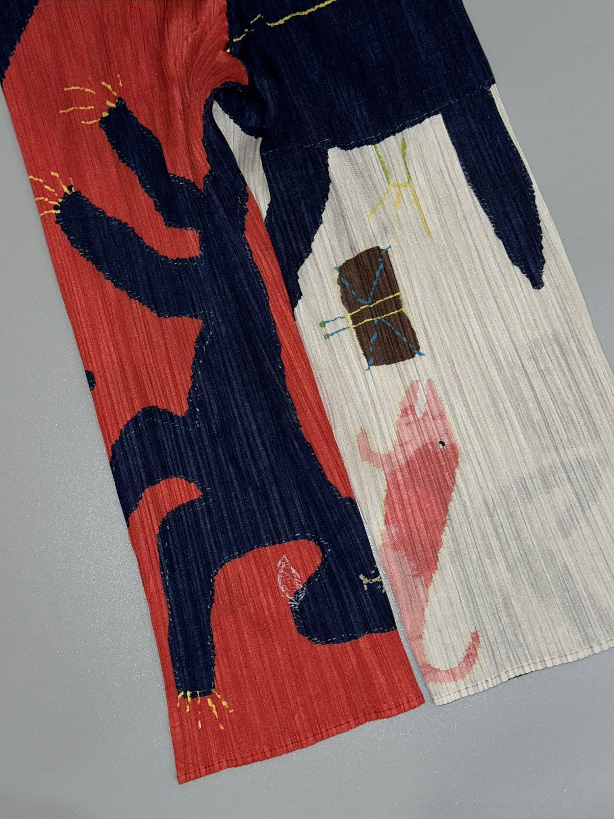 Pleats Please Issey Miyake SS99 Pleats Please Creatures animal pants Size 24" / US 00 / IT 34 - 6 Thumbnail