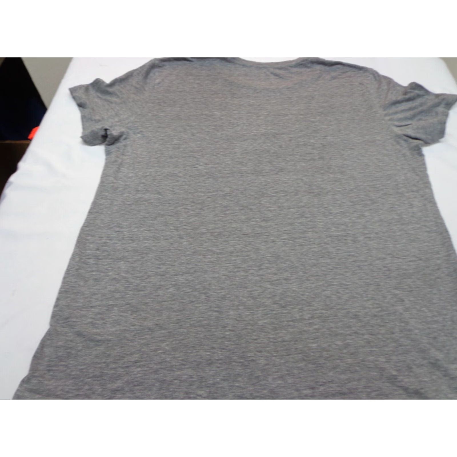 Gap Gap T-Shirt Shirt XL Unisex Adults Gray Heather Gap Spirit of 1969 Regular Crew Neck Short Sleeve Pockets VINTAGE? Size US XL / EU 56 / 4 - 7 Thumbnail