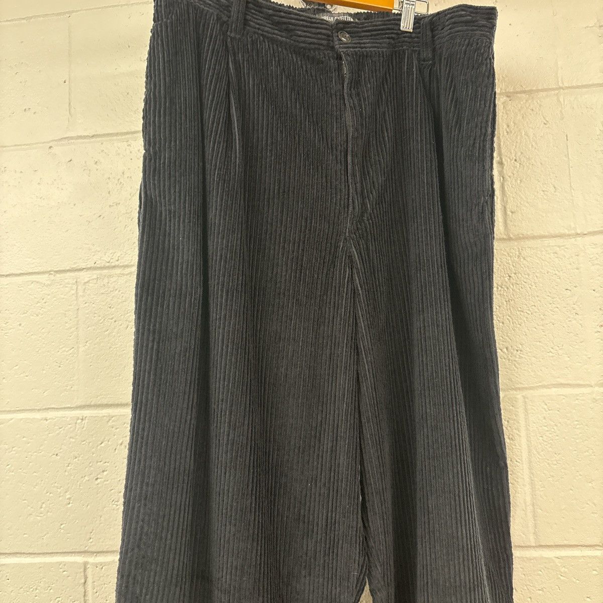 Urban Outfitters Urban Outfitters Corduroy Size US 34 / EU 50 - 1 Thumbnail