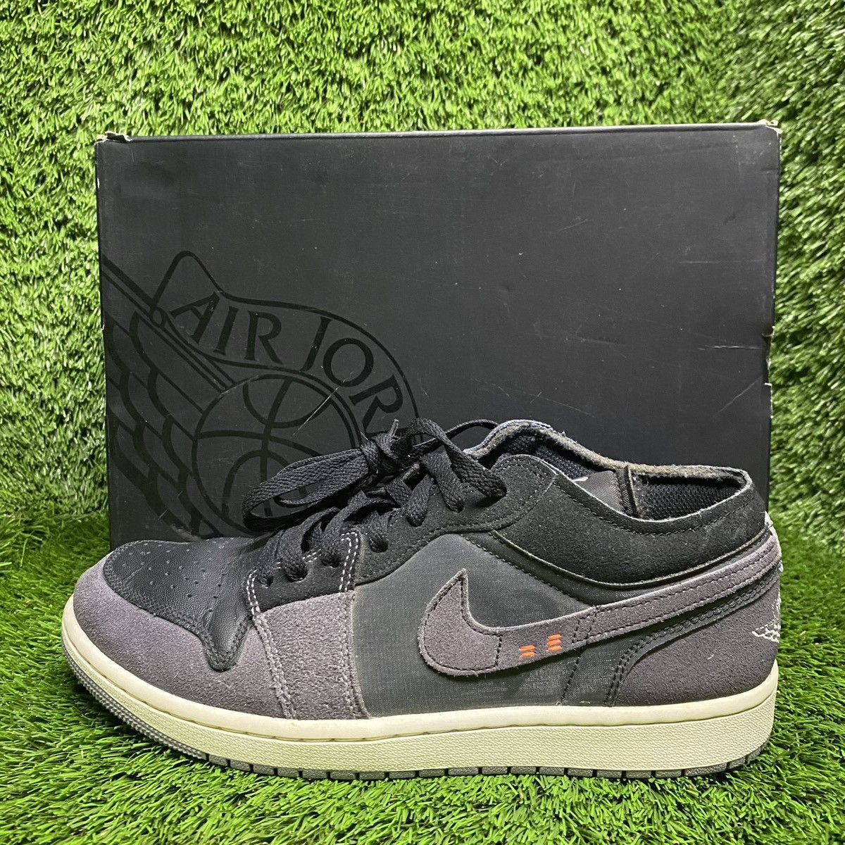 Jordan Brand Jordan 1 Low SE “Inside-Out” (Size: 9) Size US 9 / EU 42 - 5 Thumbnail