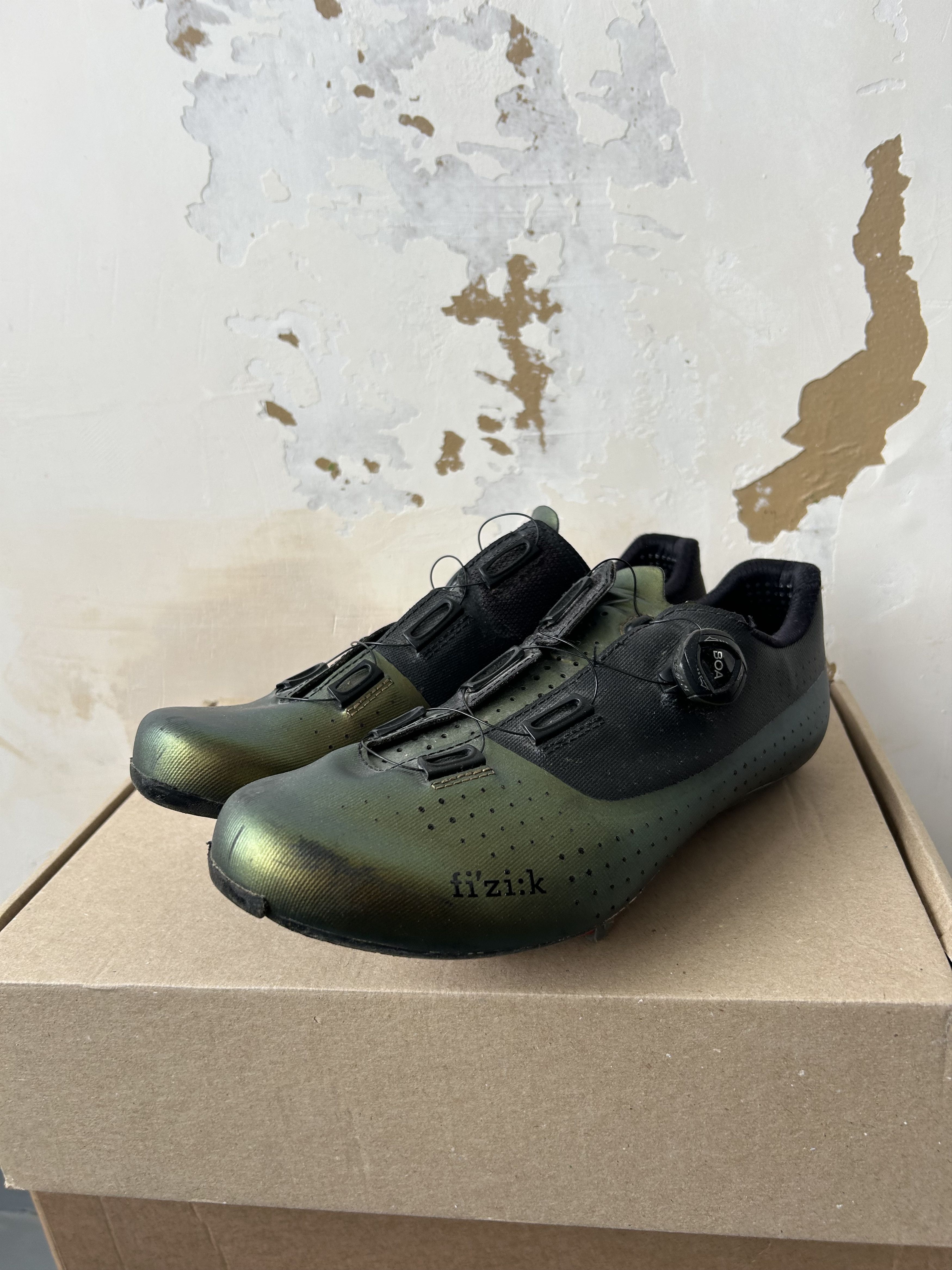 Pas Normal Studios Fizik Tempo 43EU Cycling Shoes Size US 10 / EU 43 - 2 Thumbnail
