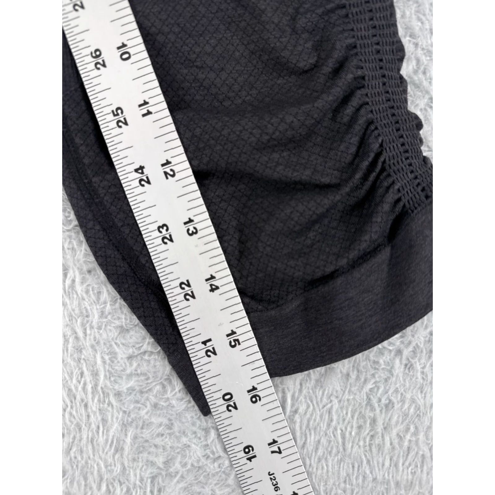 Lululemon Lululemon Pants Womens 8 Black In The Flow Crop Ruched Yoga Gym Workout Cropped Skinny Pockets Inseam 16 in Regular Size Type Pants Accessories Size 30" / US 8 / IT 44 - 6 Thumbnail