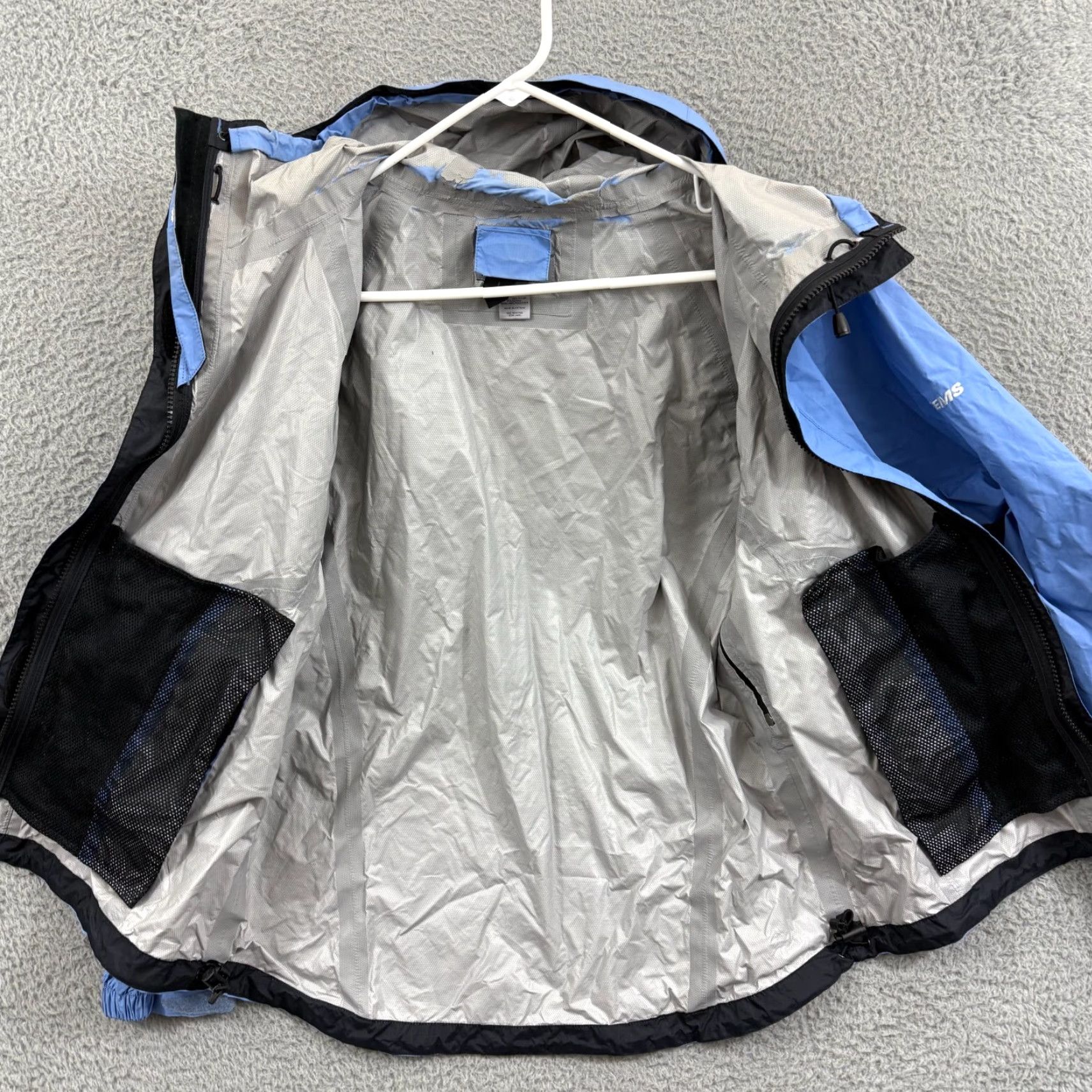 Eastern Mountain Sports Eastern Mountain Sports Rain Jacket Womens Small Blue Hooded Full Zip Windbreaker Jacket Womens Small Blue EMS Rain Jacket Hooded Full Zip ANSI Size S / US 4 / IT 40 - 7 Thumbnail