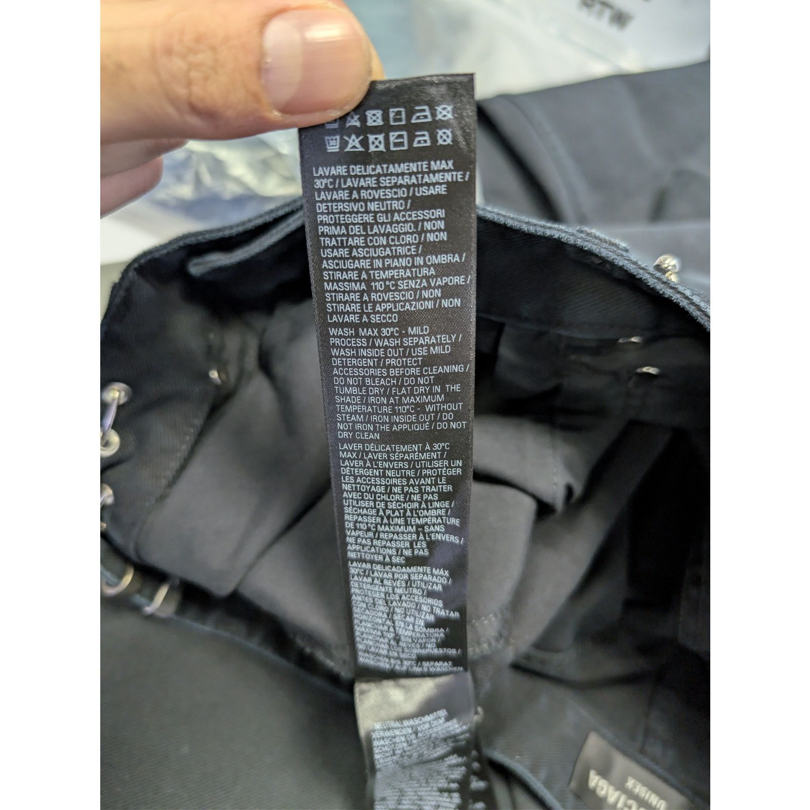 Balenciaga o1rshd1 Q:2 / Left Hand Denim Pierced Baggy Pants in Black Size US 32 / EU 48 - 18 Thumbnail