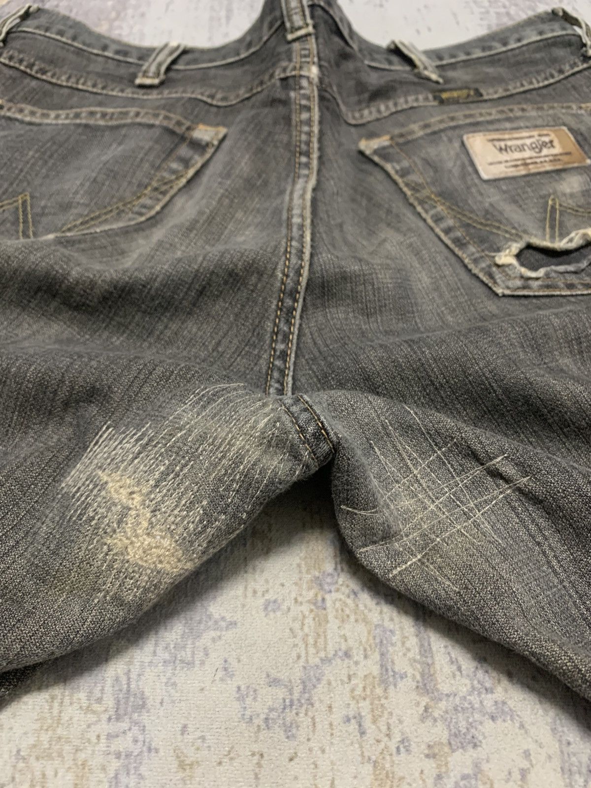 Japanese Brand Vintage Wrangler Distressed Rusty Loose Jeans 31x30 Size US 33 - 11 Thumbnail