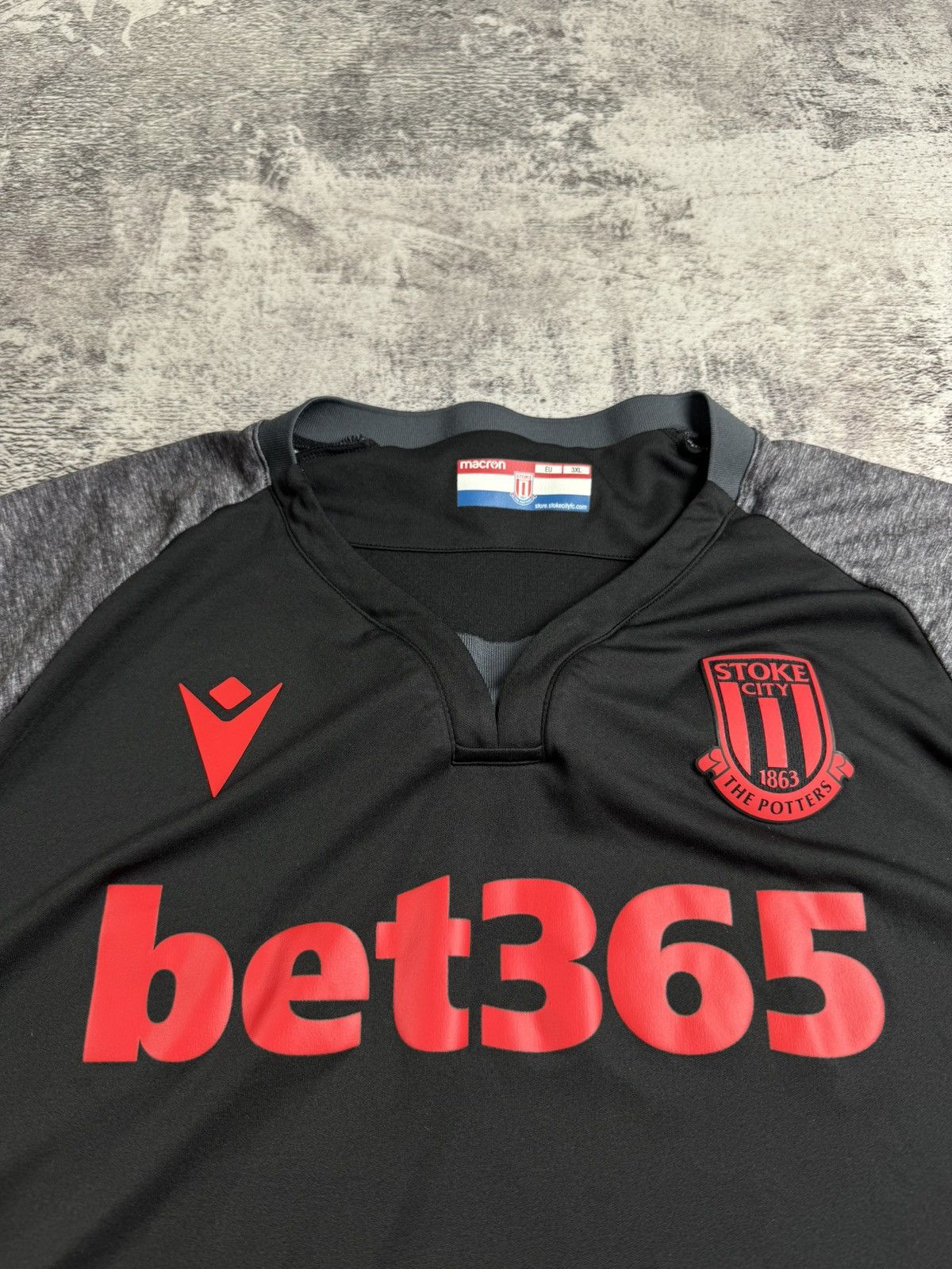 Macron Stoke City Macron 2019 2020 Away Soccer Football Men’s 3XL Retro T Shirt Jersey Size US XXL / EU 58 / 5 - 6 Thumbnail