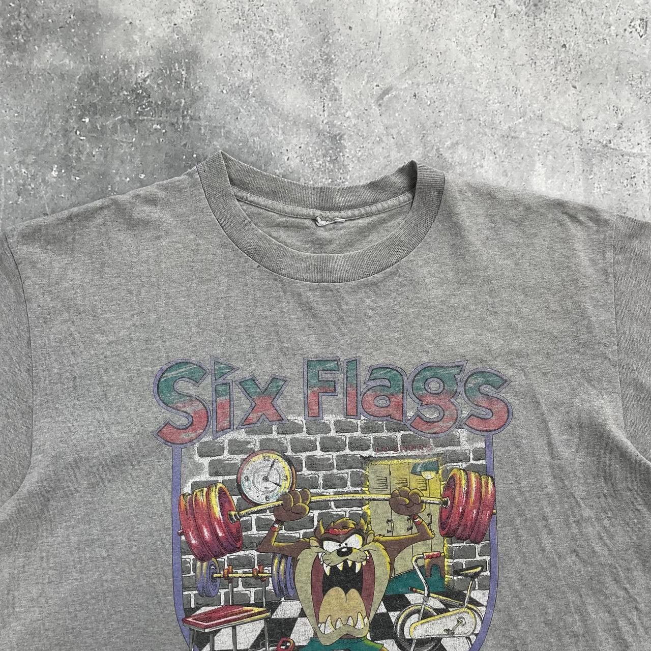 Vintage × Warner Bros Vintage 1996 Taz Six Flags Gym Cartoon Single Stitch T Shirt Size US L / EU 52-54 / 3 - 4 Thumbnail