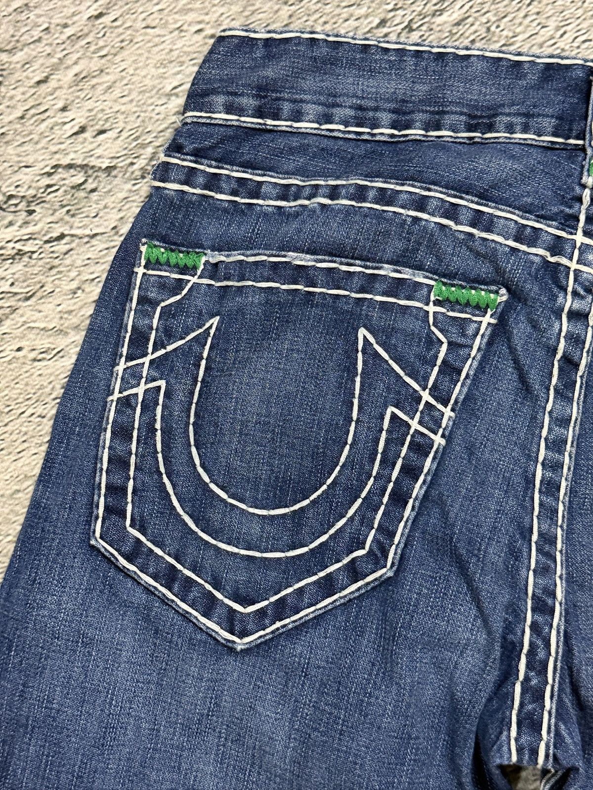 True Religion True Religion Geno Green tab blue jeans white stitching Size US 30 / EU 46 - 3 Thumbnail