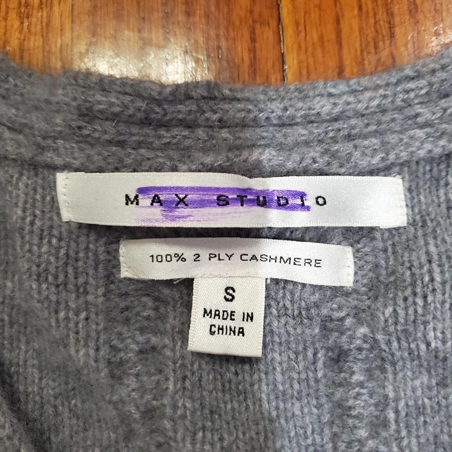 Vintage Max Studio Sweater Womens Small Gray 100% Cashmere V Neck Cable Knit Pullover Size S / US 4 / IT 40 - 4 Thumbnail