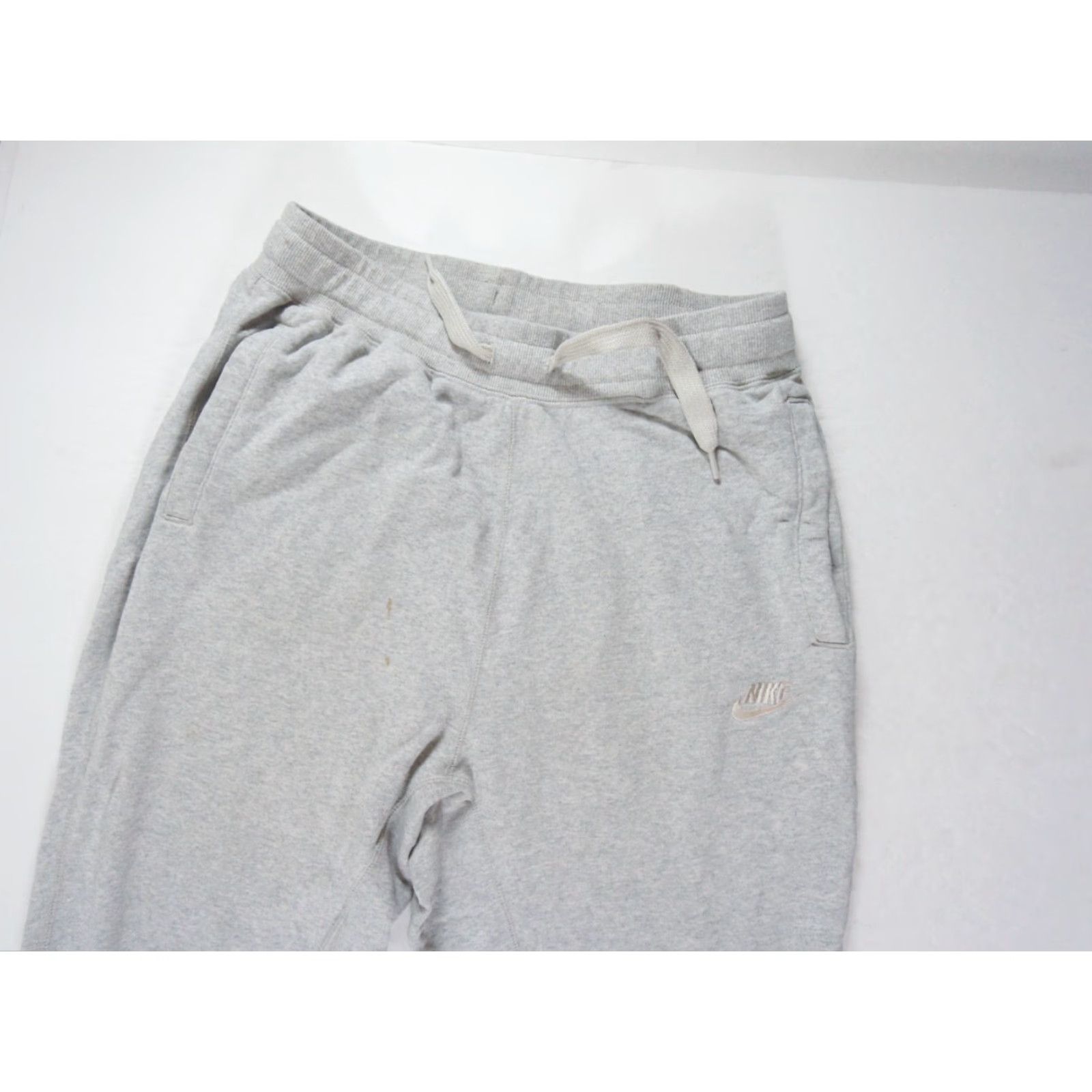 Nike Nike Sweatpants Men Medium Gray Classic Fleece Pants Tapered Leg Swoosh - Pockets, Cotton Blend, Regular Rise, Inseam 25" - Casual Athletic Wear Size US 31 - 2 Thumbnail
