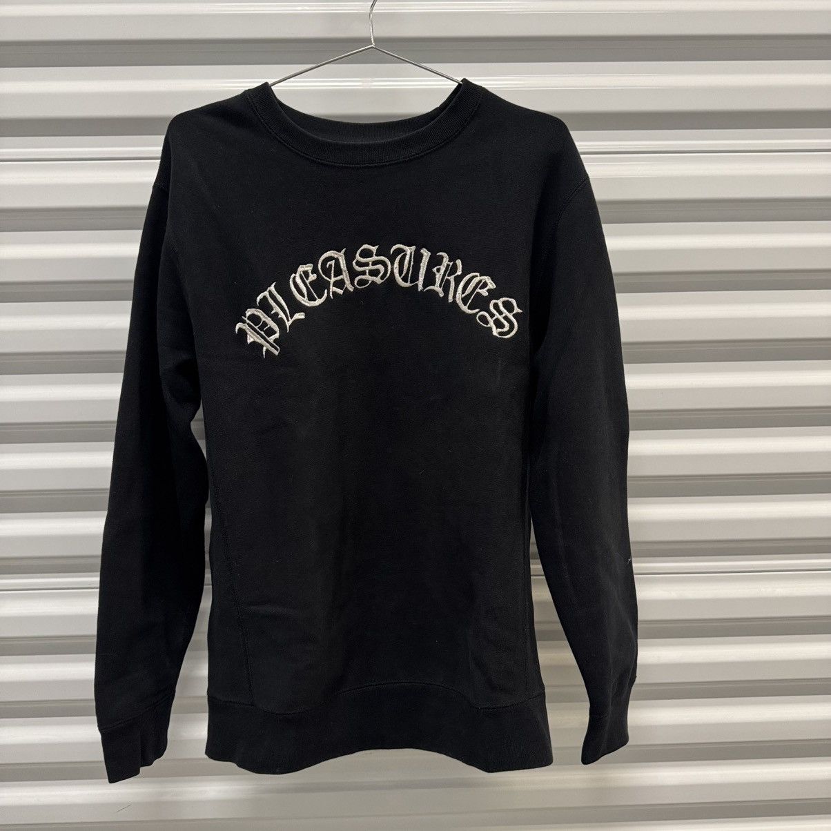 Pleasures Pleasures Old English Crewneck Size US M / EU 48-50 / 2 - 1 Thumbnail